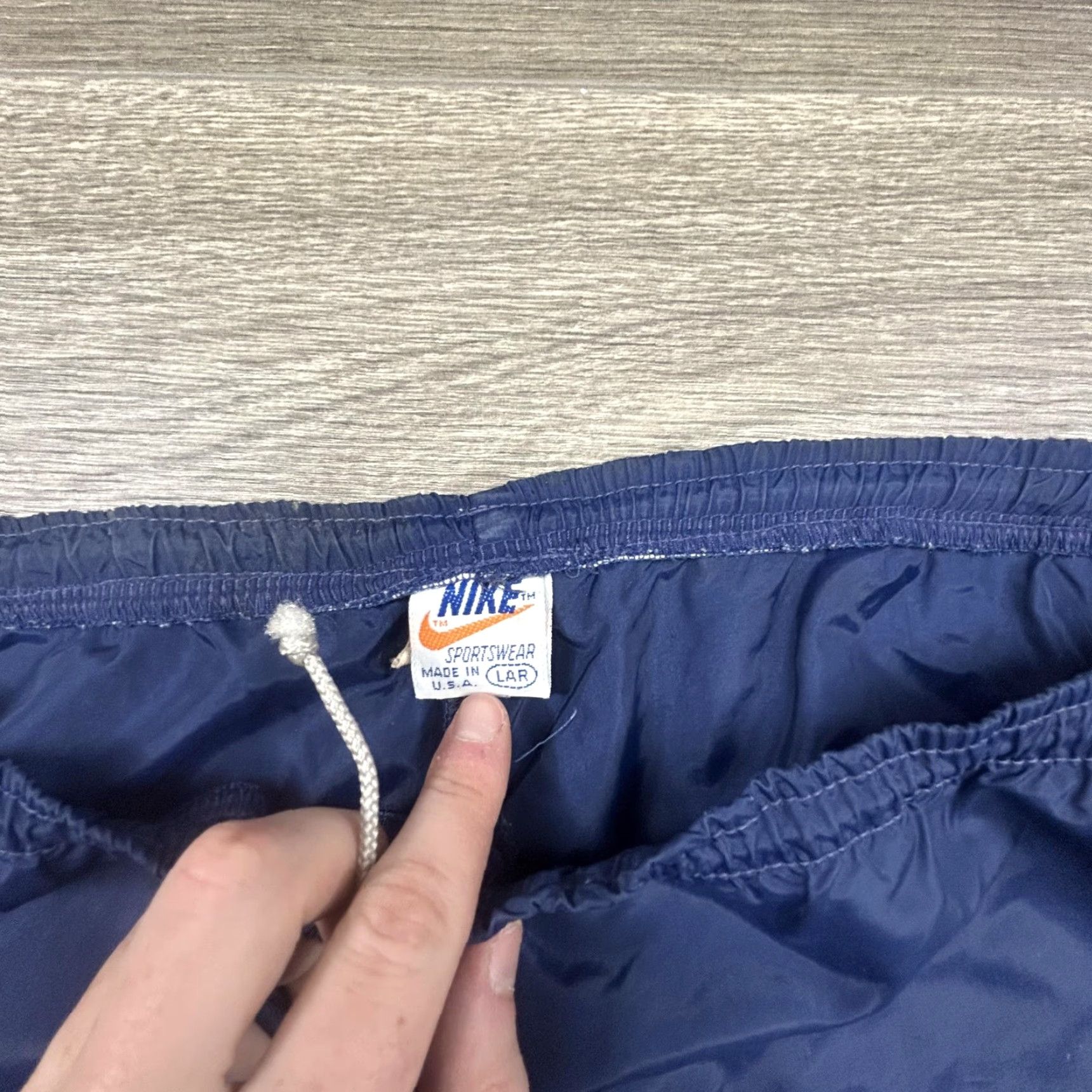 Nike VINTAGE Nike Track Pants Mens L Navy 70s Nylon Windbreaker Zip Leg USA Sportswear Activewear Running & Gym Womens Mens Boys Girls Size US 33 - 3 Thumbnail