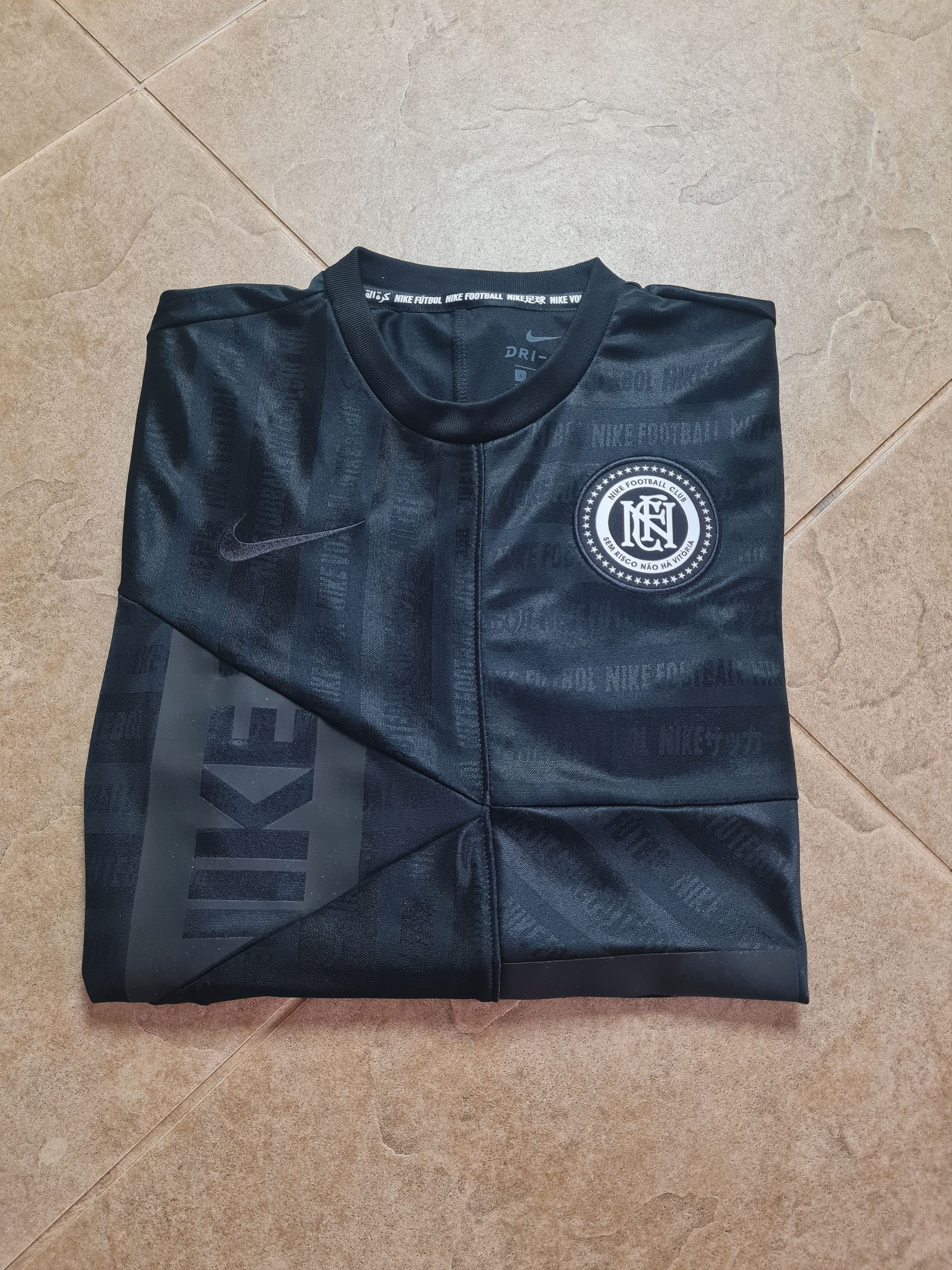 Nike T-shitrs Men’s FC Nike Football Club soccer foootball Jersey Size US S / EU 44-46 / 1 - 25 Thumbnail