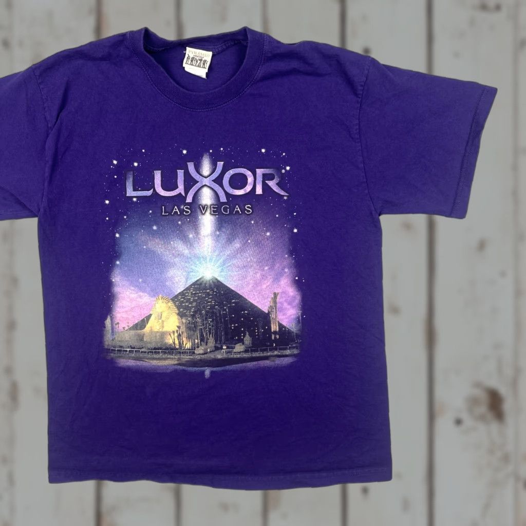 Vintage VINTAGE Luxor 90s Graphic Print Purple T Shirt Mens L Crew Neck Short Sleeve Las Vegas Pyramid Creations Size US L / EU 52-54 / 3 - 1 Thumbnail