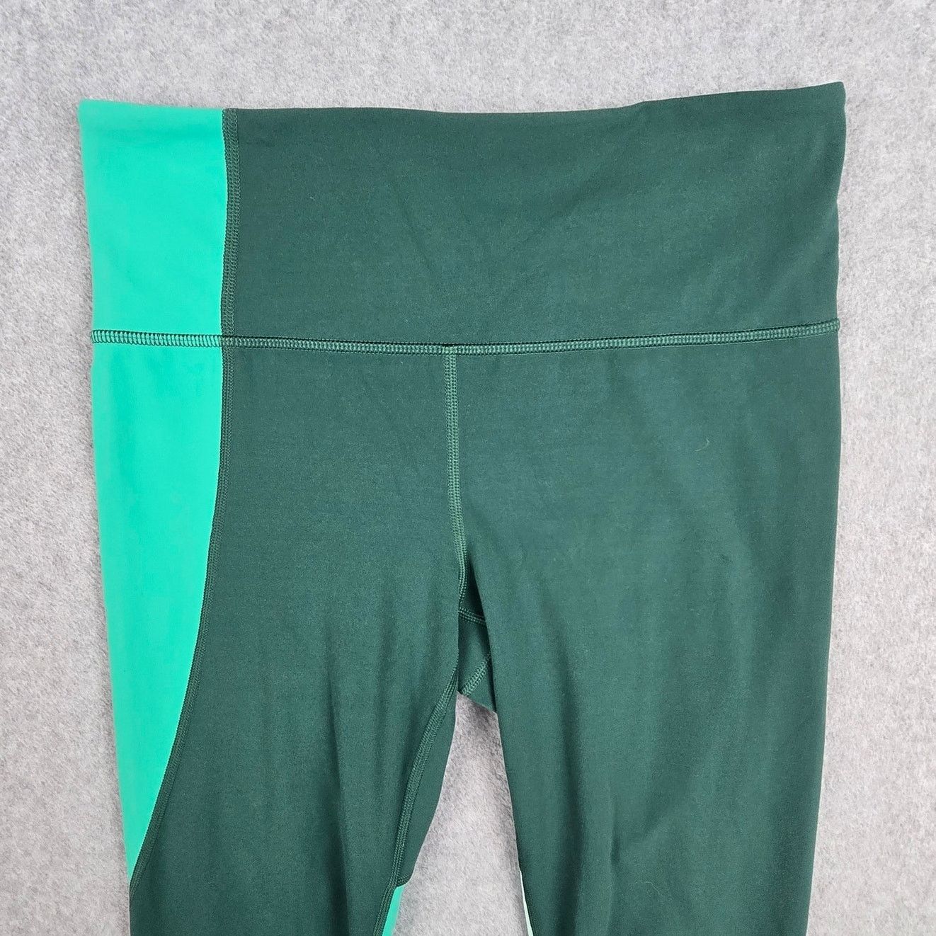 Athleta Athleta Medium Green Colorblock Elation Asym 7/8 Leggings Size 28" / US 6 / IT 42 - 6 Thumbnail