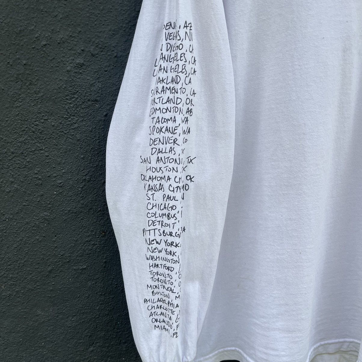 Rap Tees Thrashed Khalib Free Spirit 2019 Tour Rap Tee Size US XL / EU 56 / 4 - 4 Thumbnail