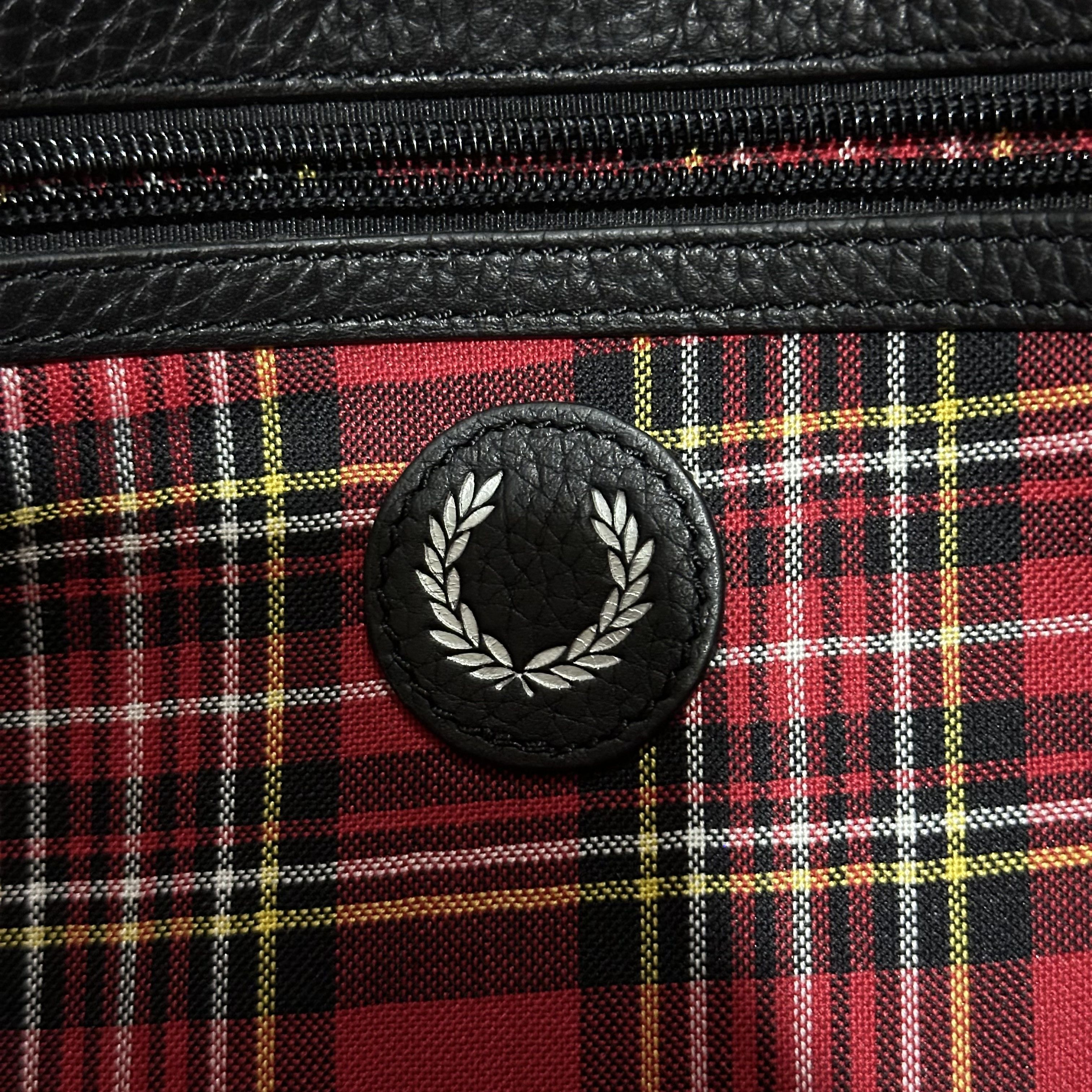 Fred Perry Sick🔥Vintage Fred Perry Leather Messanger Bag Size ONE SIZE - 8 Thumbnail