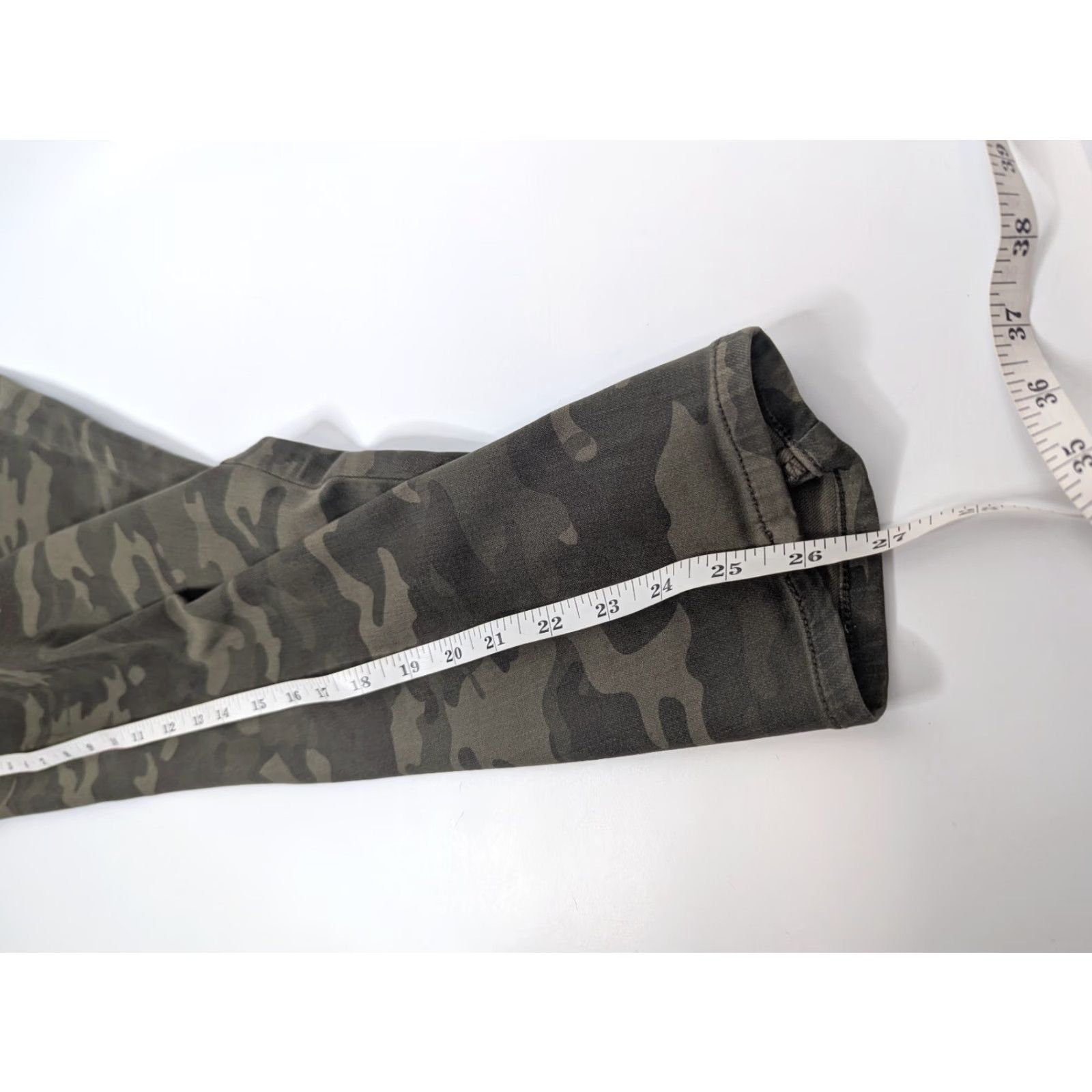 American Eagle Outfitters American Eagle Outfitters Jeans Camo Plus Size 24 Jegging High Rise Stretch 5-Pocket Denim Women’s Pants Size 42" / US 20 - 5 Thumbnail