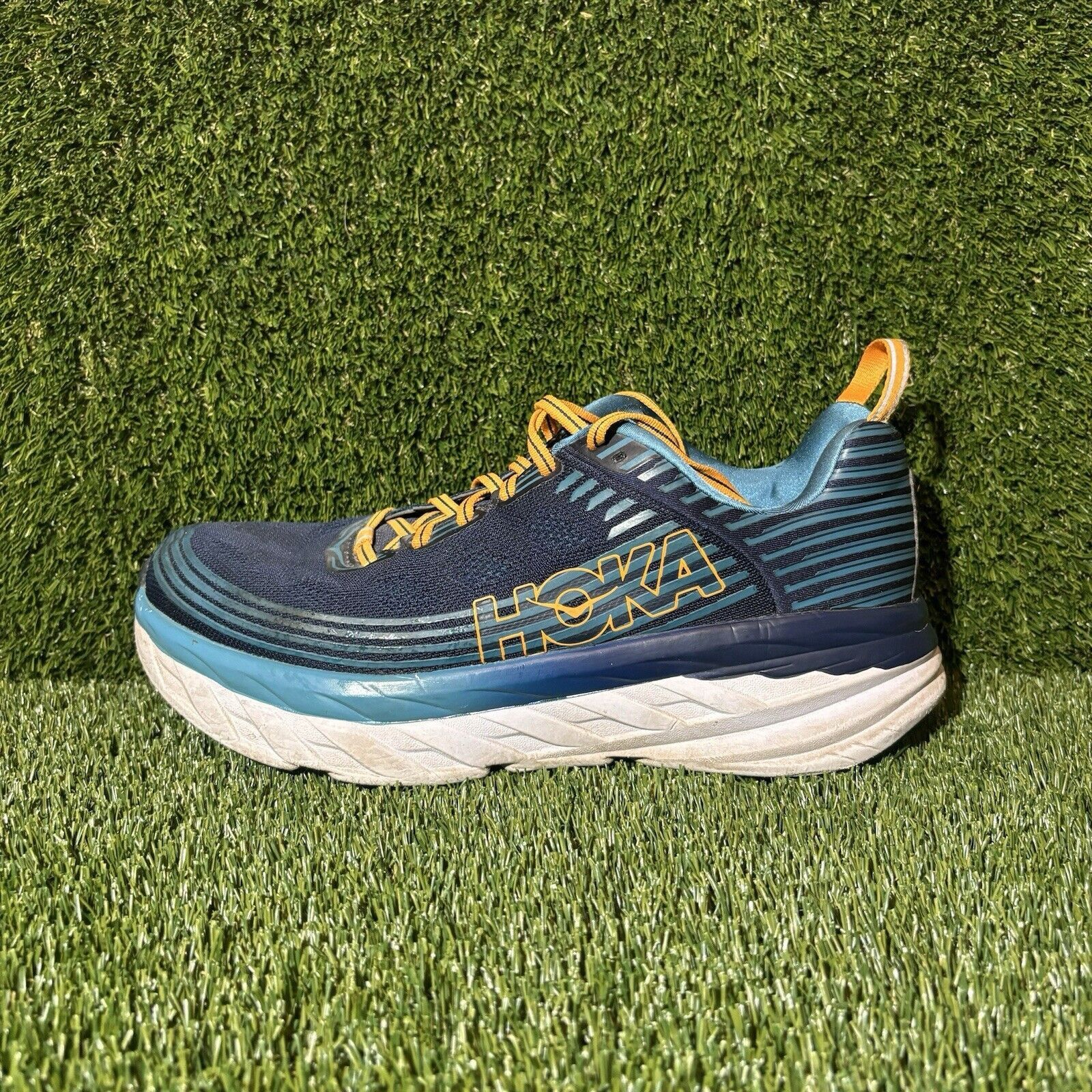 Hoka Size 9.5 - Hoka One One Bondi 6 Iris Storm Blue Size US 9.5 / EU 42-43 - 1 Thumbnail