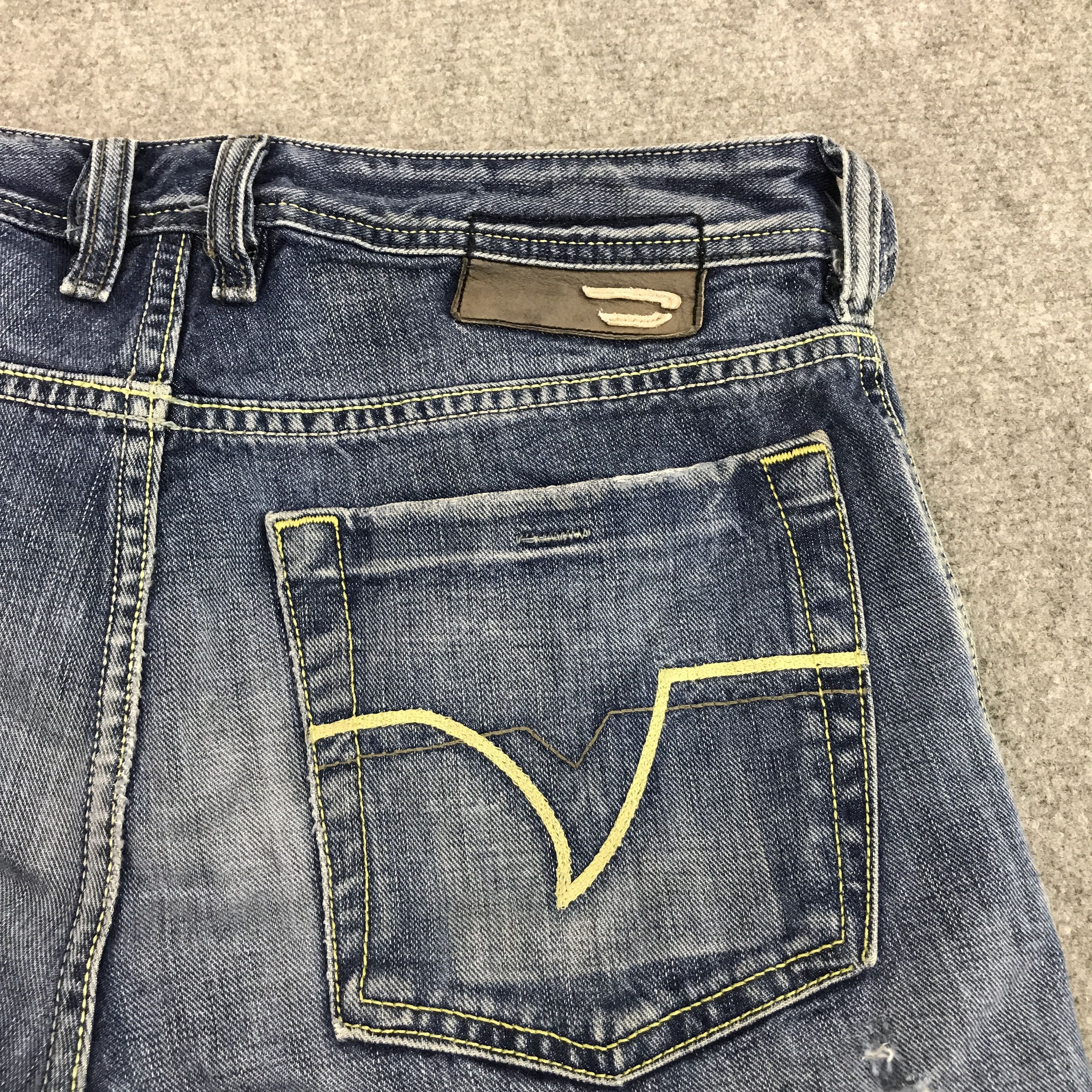 Diesel Bootcut Diesel industry distressed denim pants Size US 28 / EU 44 - 8 Thumbnail