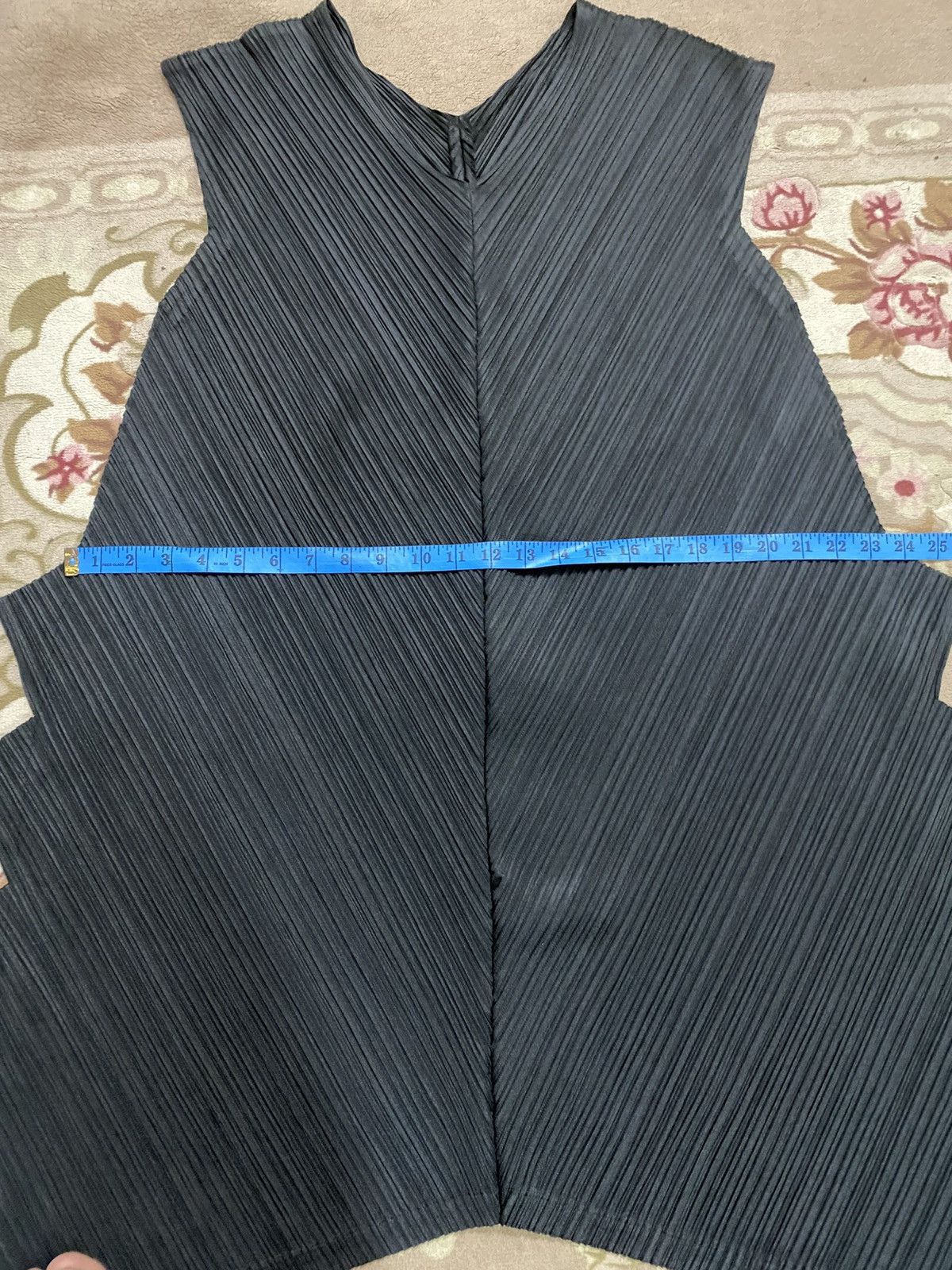 Pleats Please Issey Miyake PleatsPlease Issey Miyake Sculptural Zigzag Midi Dress Black Size M / US 6-8 / IT 42-44 - 8 Thumbnail