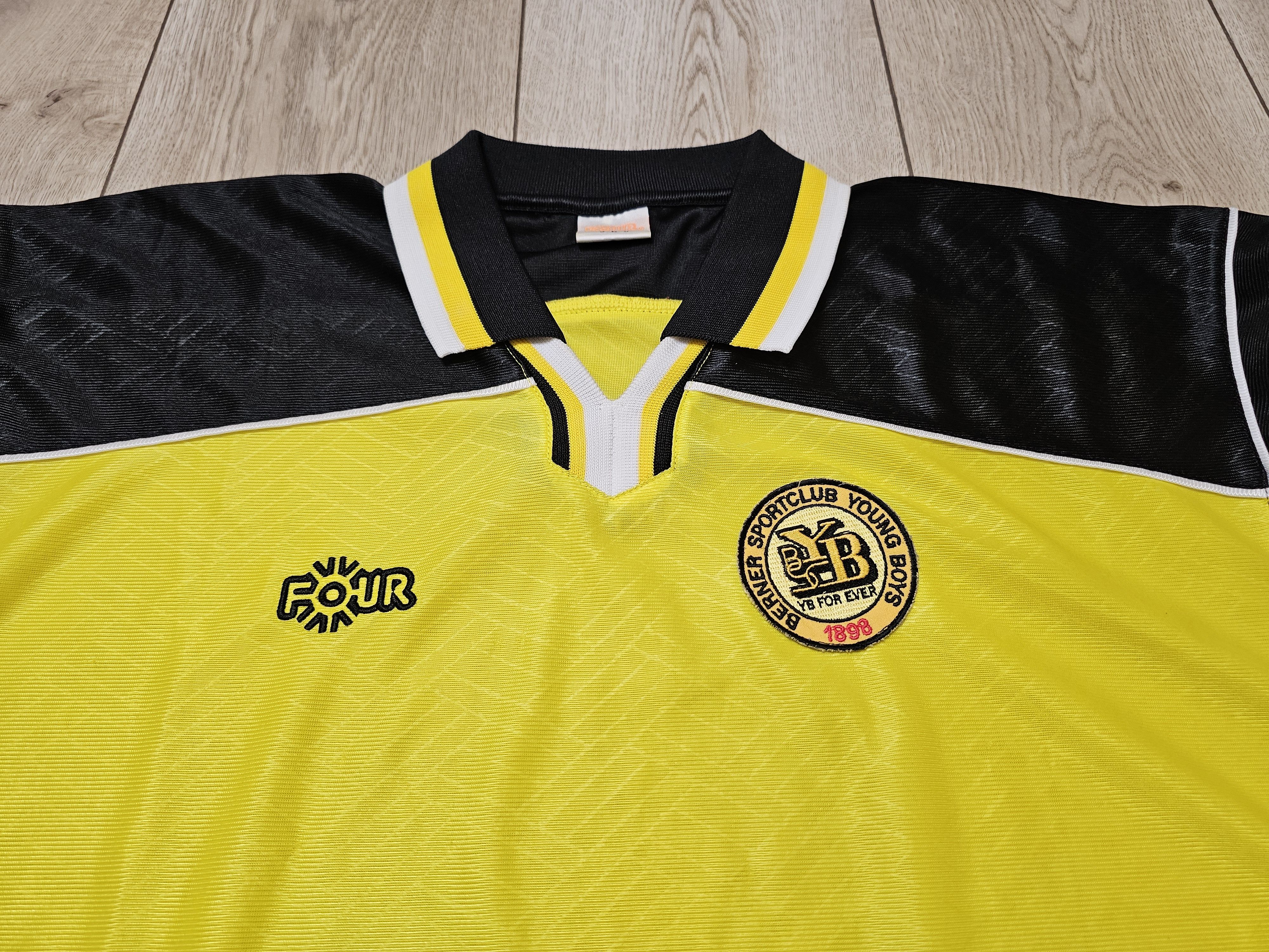 All Sport YOUNG BOYS VINTAGE 90s TRAINING FOOTBALL SHIRT SOCCER JERSEY Size US L / EU 52-54 / 3 - 3 Thumbnail
