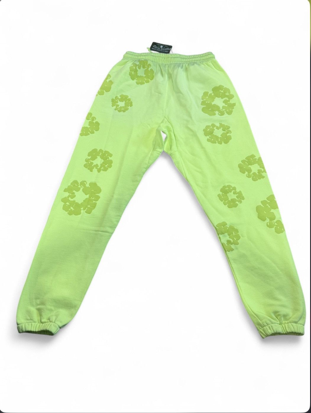 DENIM TEARS Denim Tears Mono Wreath Neon sweatpants size M Size US 34 / EU 50 - 2 Thumbnail