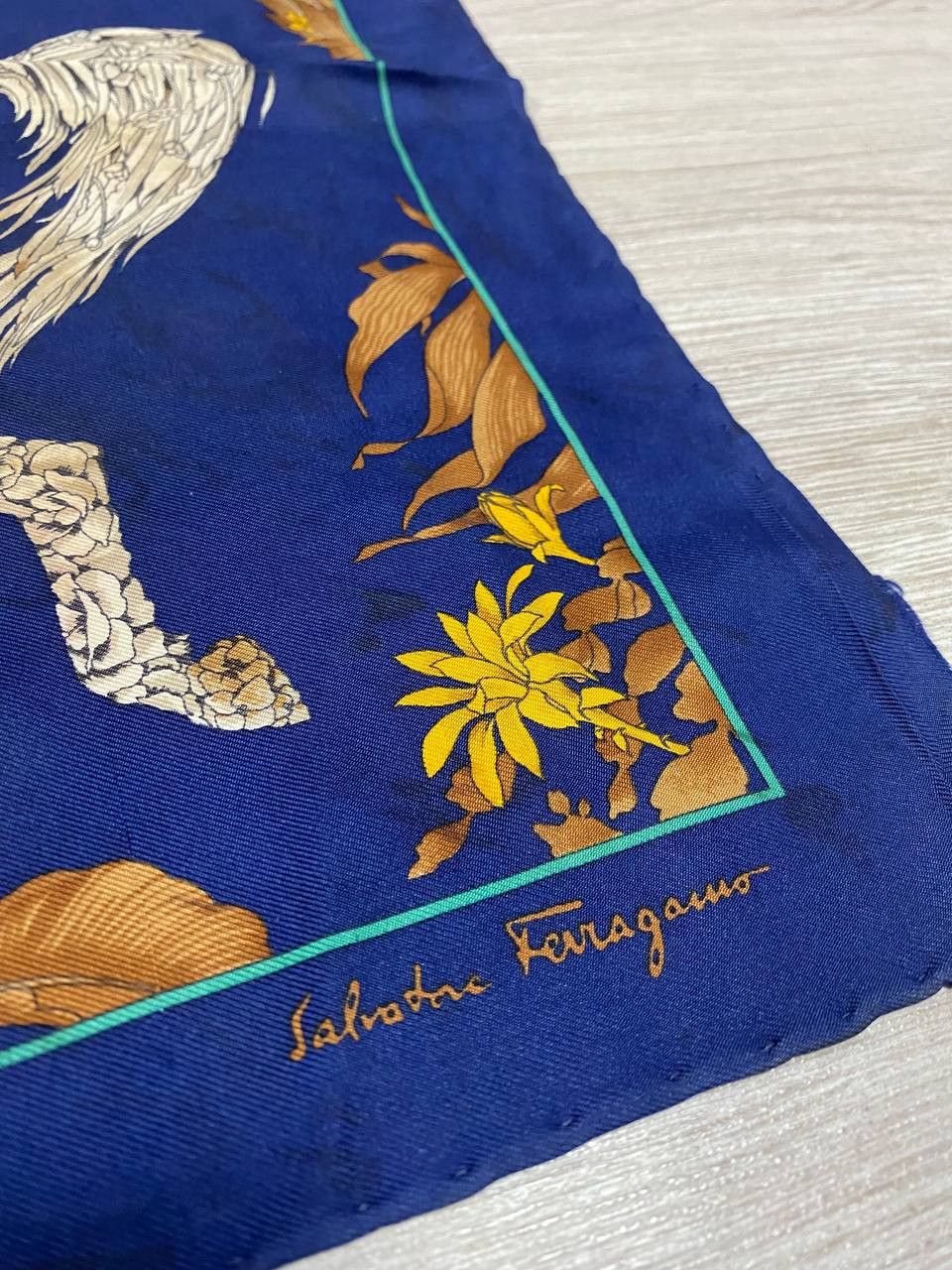 Salvatore Ferragamo Salvatore Ferragamo handkerchief vintage silk scarf Size ONE SIZE - 9 Thumbnail