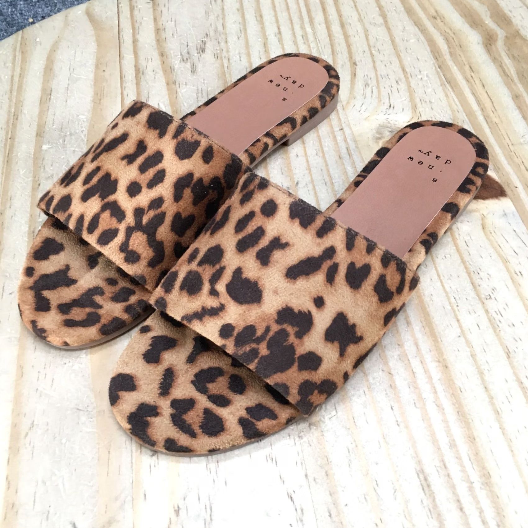 Vintage A New Day Sandals Womens 6 Slide Brown Cheetah Print Slip On Open Toe Flats NEW - Mens Womens Girls Boys Size US 6 / IT 36 - 6 Thumbnail