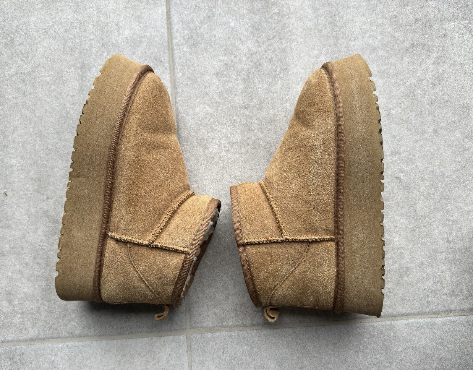 Ugg Ugg Classic Low Platform Winter Suede Sheepskin Shoes Size US 7 / IT 37 - 5 Thumbnail