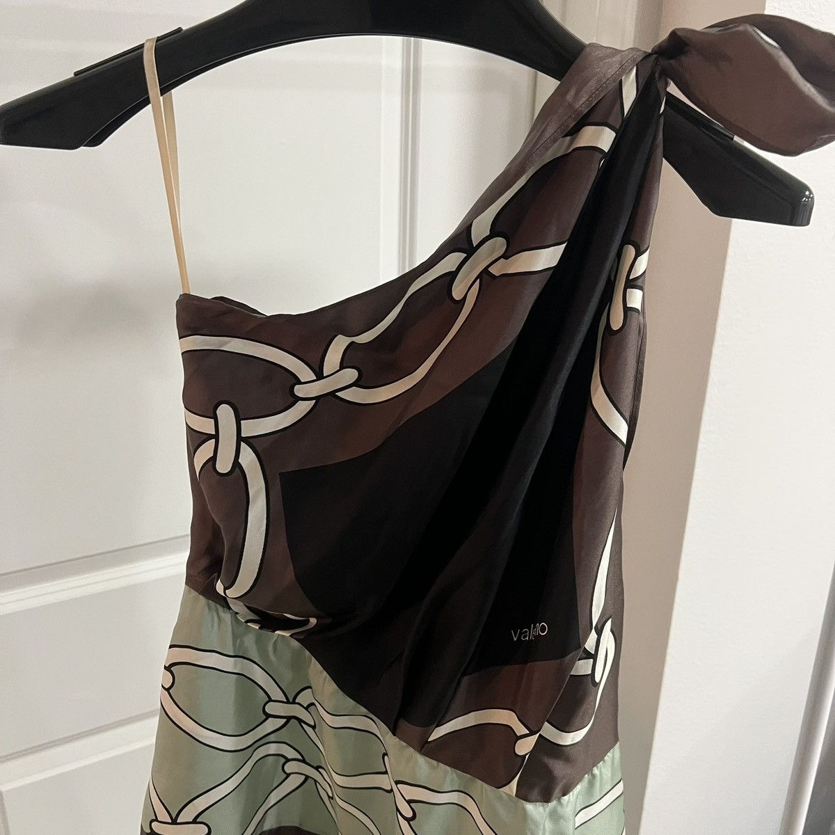 Valentino Valentino chain-print one-shoulder silk midi dress 44 (IT) Size M / US 6-8 / IT 42-44 - 3 Thumbnail