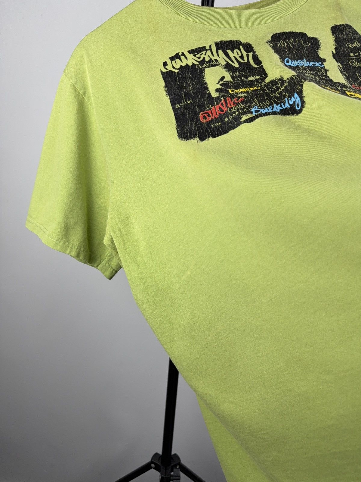 Quiksilver × Vintage Vintage 90s Quiksilver Tee Green Graffiti Surf Skater Y2K Size US M / EU 48-50 / 2 - 4 Thumbnail