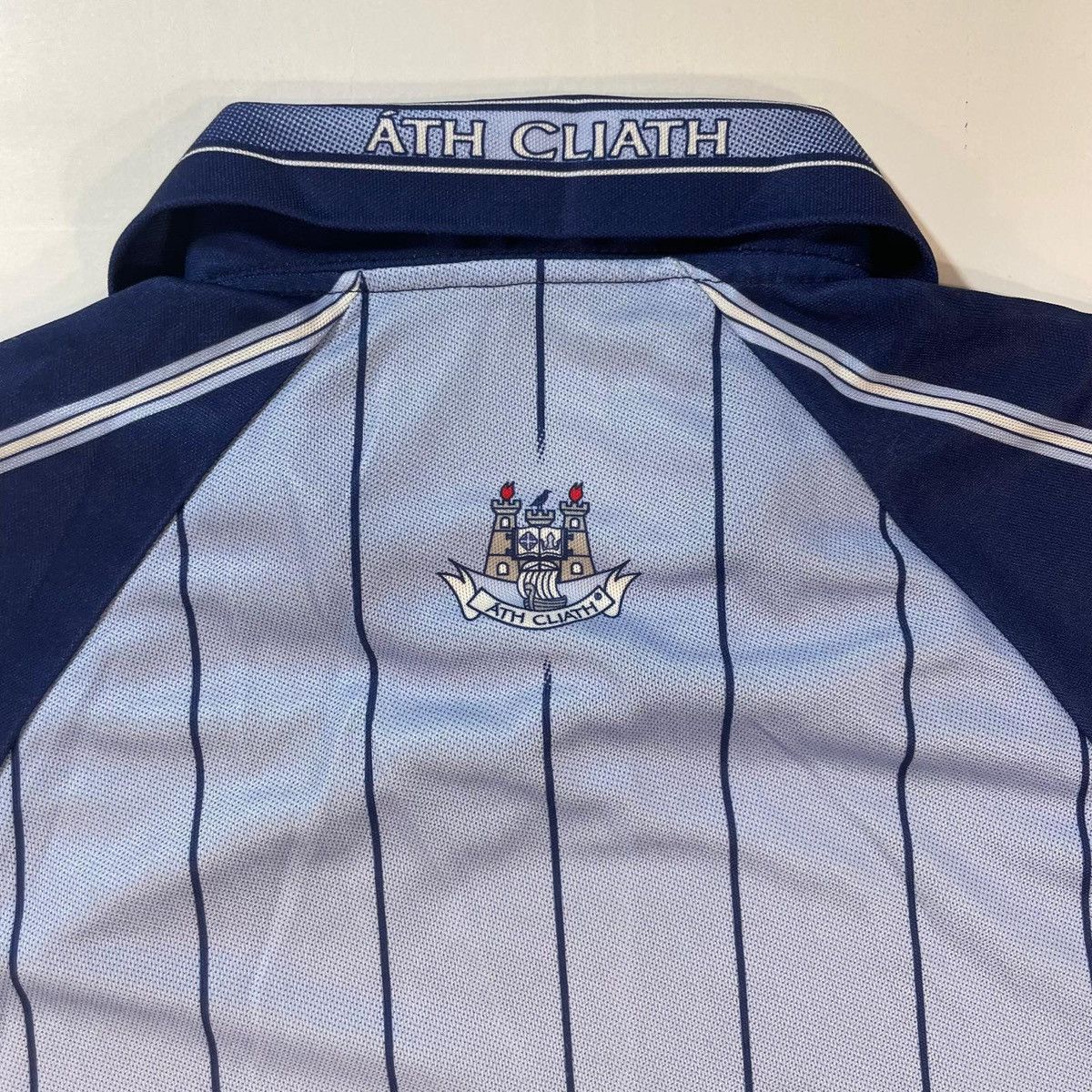 O'Neills Arnotts ath cliath GAA O’neills jersey shirt tee navy y2k Size US M / EU 48-50 / 2 - 3 Thumbnail
