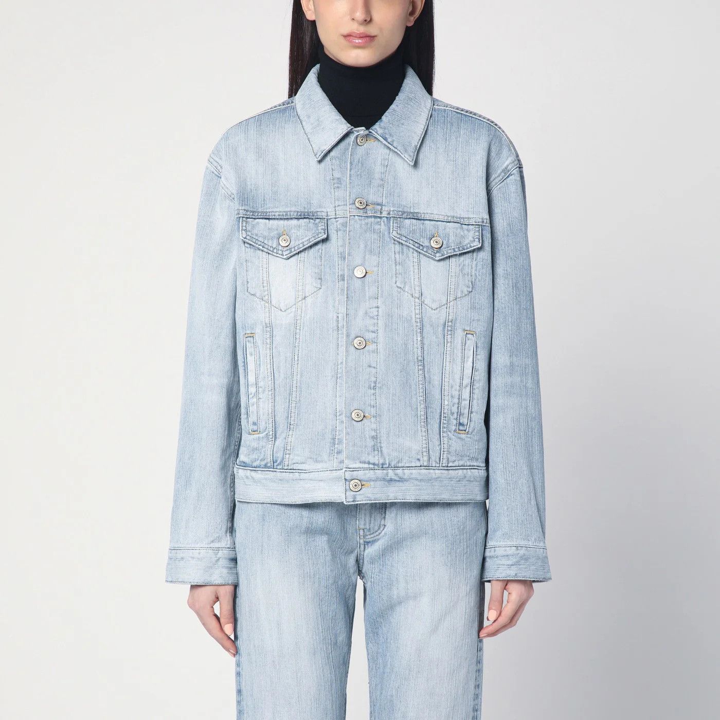 Balenciaga o1d2blof0426 Denim Jacket in Light Blue Size XS / US 0-2 / IT 36-38 - 1 Thumbnail