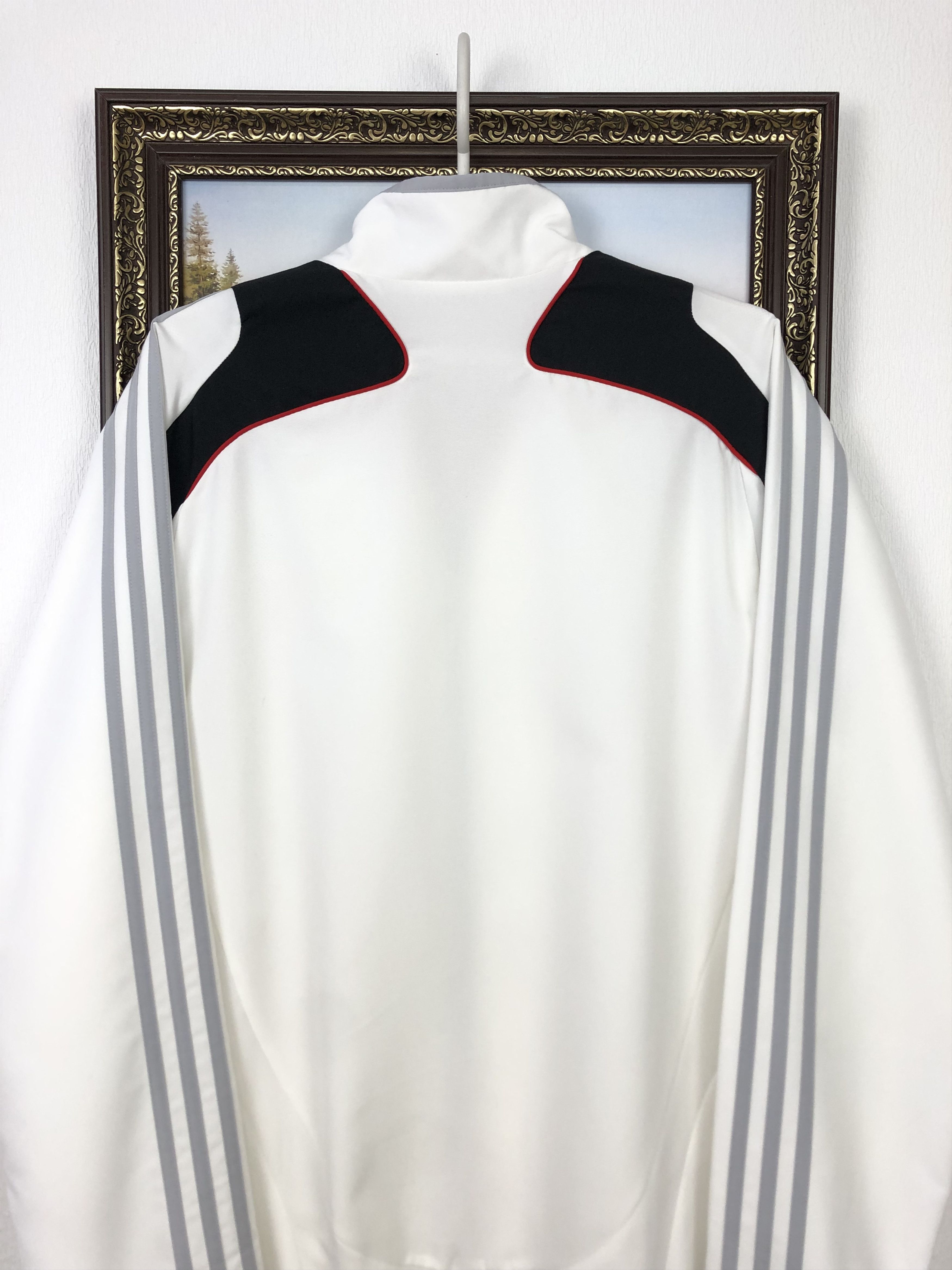 Adidas Vintage Adidas Liverpool Football Jacket Soccer YNWA Size US L / EU 52-54 / 3 - 15 Thumbnail