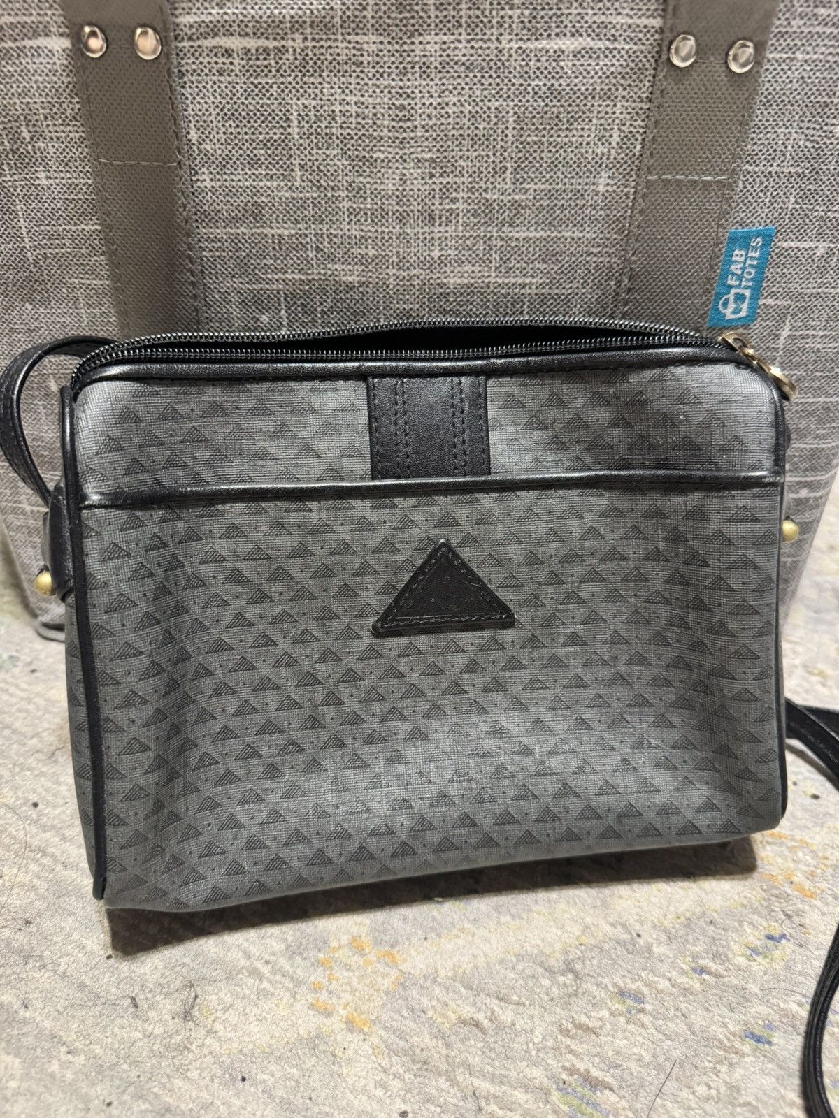 Liz Claiborne Vintage 1984 Liz Claiborne Gray/Black Crossbody Bag Size ONE SIZE - 2 Thumbnail