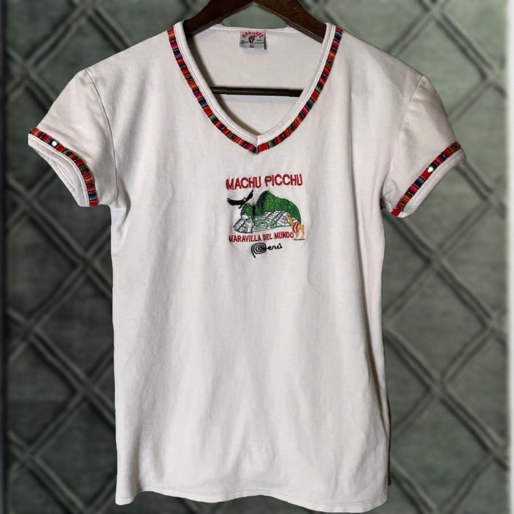 Vintage VINTAGE Machu Picchu T-Shirt XL Llama Embroidered Peru RUNS SMALL Sz XL Mens Womens Boys Girls Size XL / US 12-14 / IT 48-50 - 1 Thumbnail
