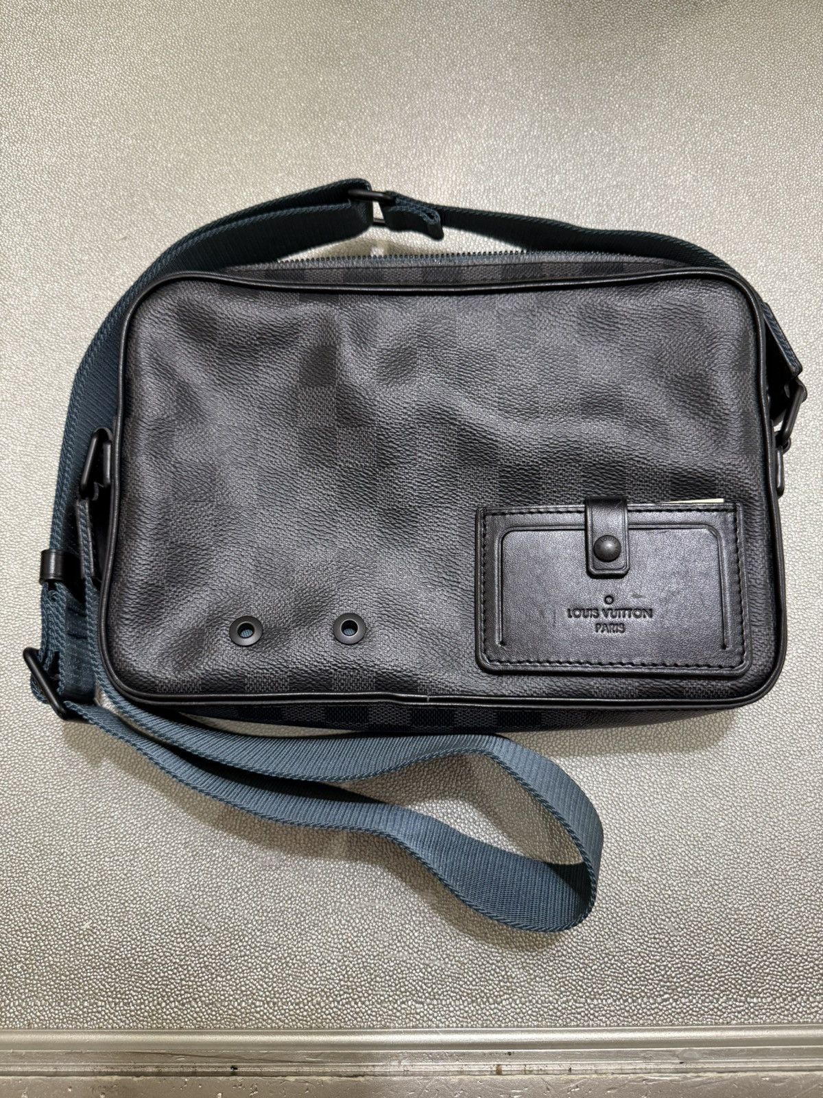 Louis Vuitton Louis Vuitton Damier Alpha Messenger Side Bag Black Size ONE SIZE - 1 Thumbnail