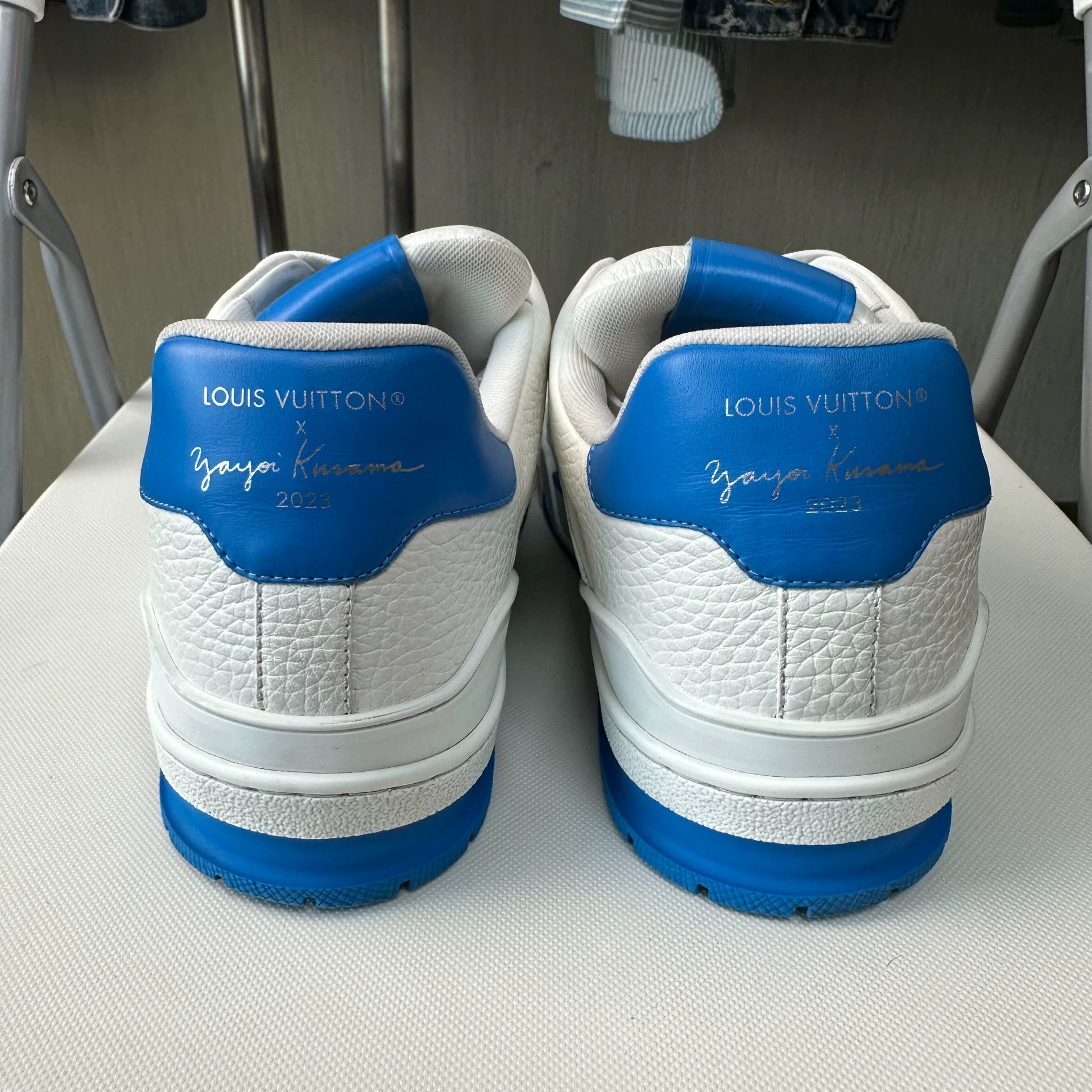 Louis Vuitton Yayoi Kusama x Louis Vuitton Trainer White & Blue 42.5 Size US 9.5 / EU 42-43 - 3 Thumbnail