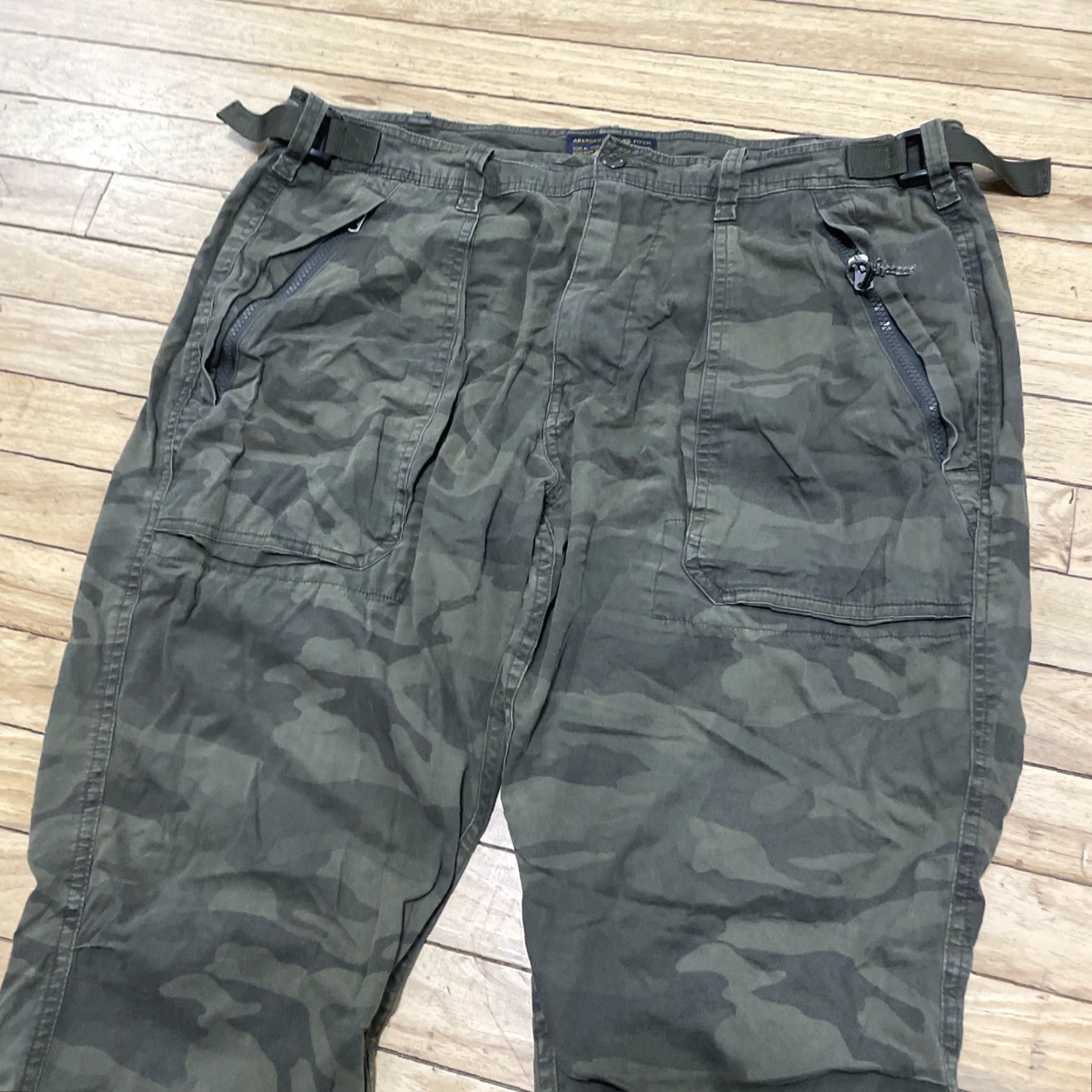 Abercrombie & Fitch VINTAGE Abercrombie & Fitch Military Camo Cargo Pants Men 36x32 Slim Straight Green Camouflage Cargo Pocket Zip Navy? Size US 36 / EU 52 - 3 Thumbnail