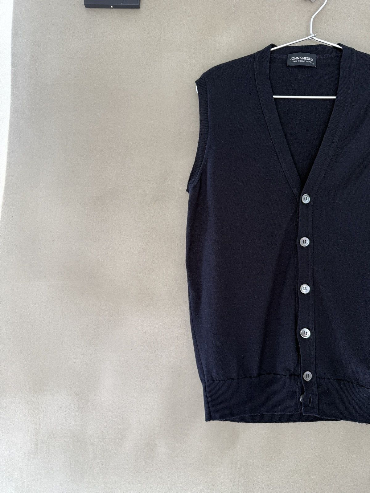 John Smedley John Smedley England Extra Fine Merino Wool Knit Men's Vest Size US S / EU 44-46 / 1 - 3 Thumbnail