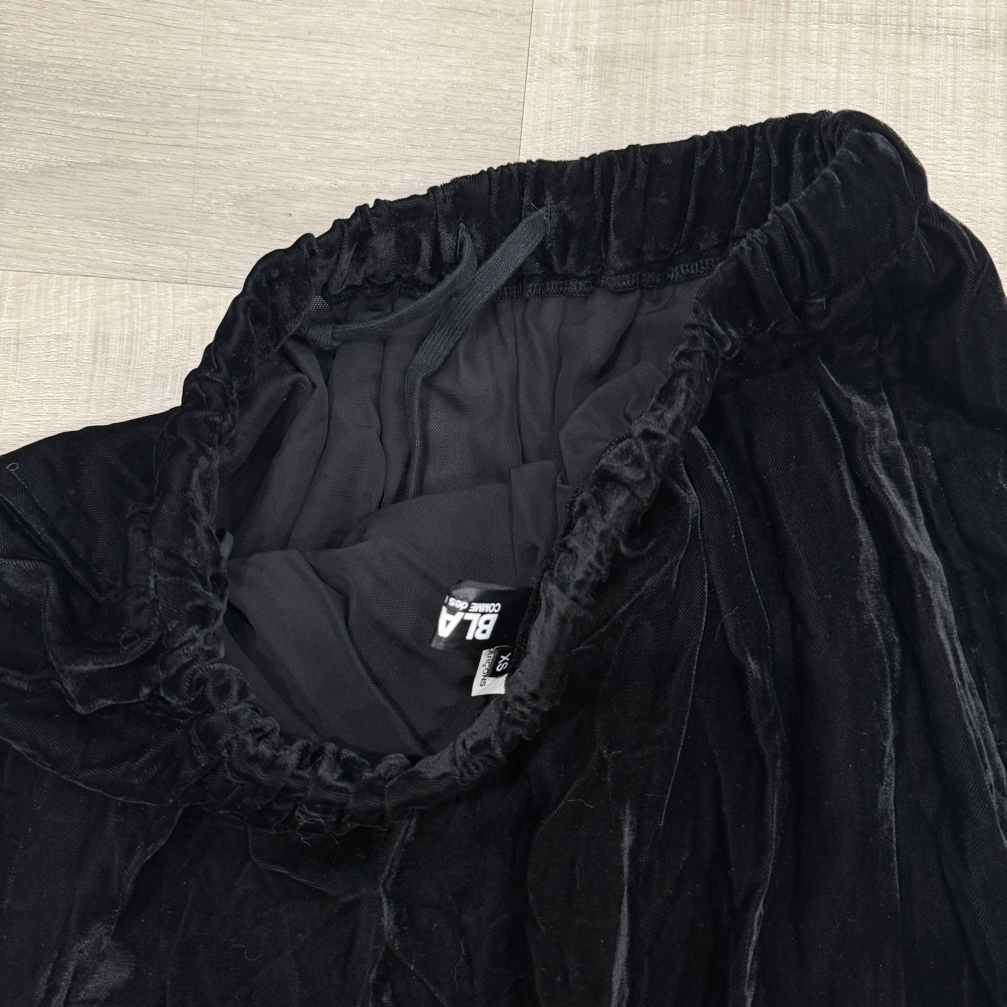 Comme des Garcons Comme des Garcons Black Velvet Skirt Size 25" / US 0 / IT 36 - 11 Thumbnail
