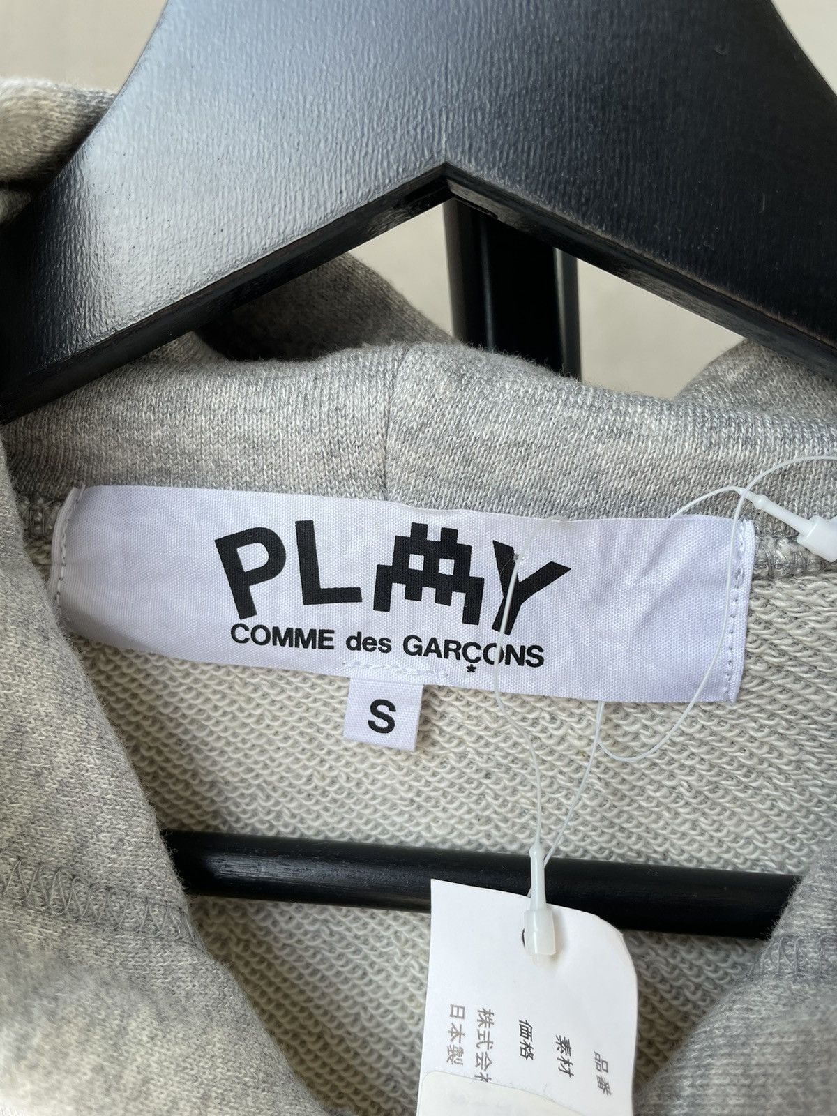 Comme des Garcons × Comme des Garcons Homme Plus × Comme des Garcons PLAY Collaboration COMME DES GARÇONS PLAY x Invader Pixel Heart Size US S / EU 44-46 / 1 - 9 Thumbnail