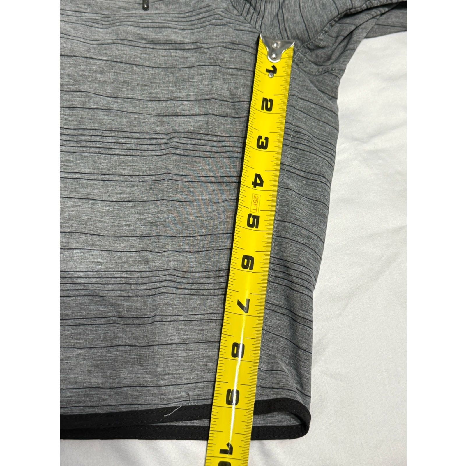 Vuori Vuori Cruise Shorts Men’s Size 34 Grey Microstripe Lightweight Stretch Size US 30 / EU 46 - 2 Thumbnail