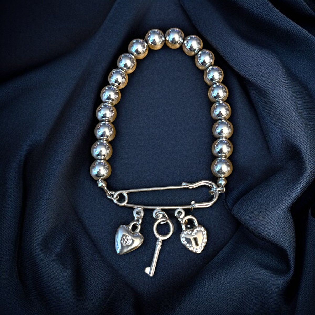 Other Silver tone safety pin beaded charm bracelet Size ONE SIZE - 1 Thumbnail