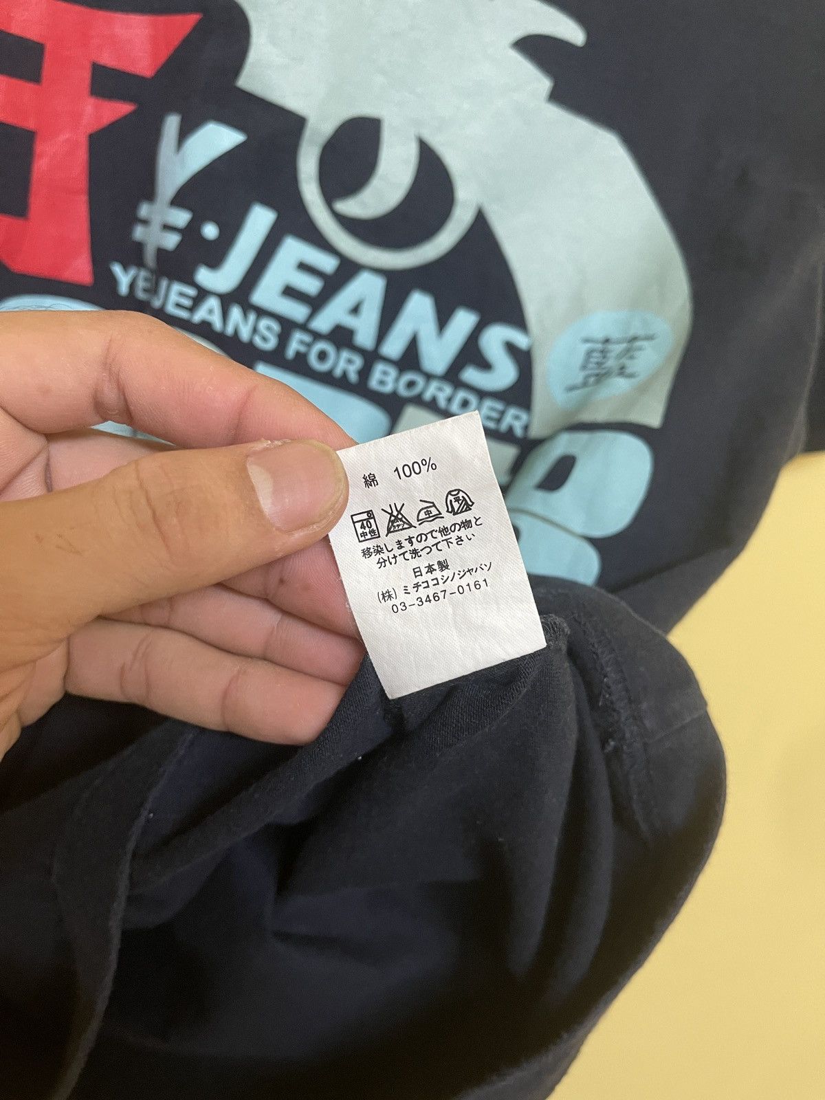 Evisu Vintage 90s ¥en Jeans For Border a Gun Graphic Tshirt Size US S / EU 44-46 / 1 - 9 Thumbnail