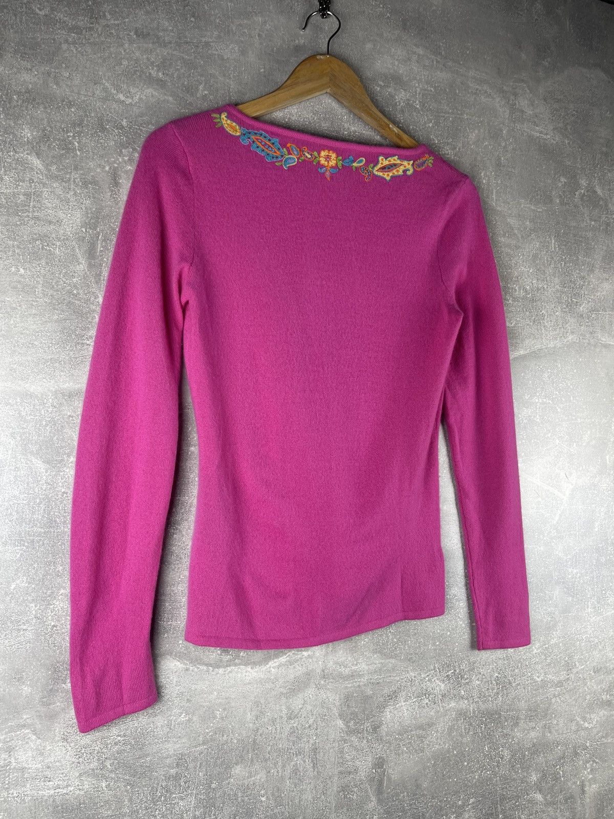 Ralph Lauren Black Label Ralph Lauren Black Label Cashmere Embroidered V-Neck Sweater Size M / US 6-8 / IT 42-44 - 6 Thumbnail