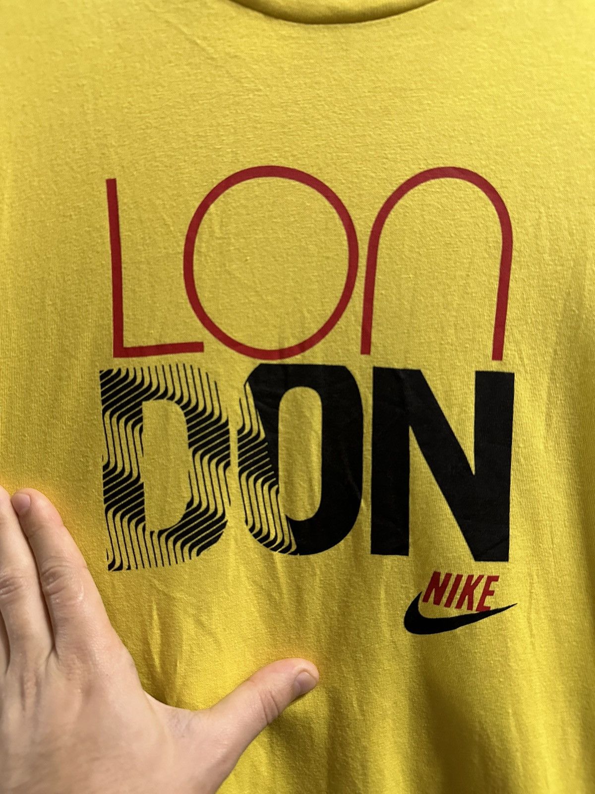 Nike Rare Vintage T-Shirt Nike London Y2K Swoosh drill style Size US XL / EU 56 / 4 - 2 Thumbnail