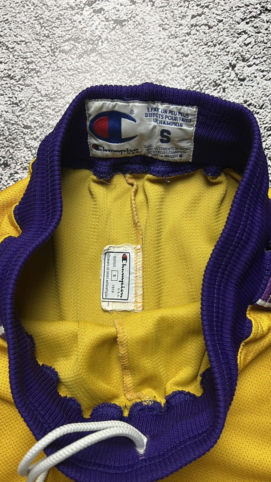 Champion VTG 90’s Los Angeles Lakers NBA Kobe Bryant champion shorts Size US 30 / EU 46 - 6 Thumbnail