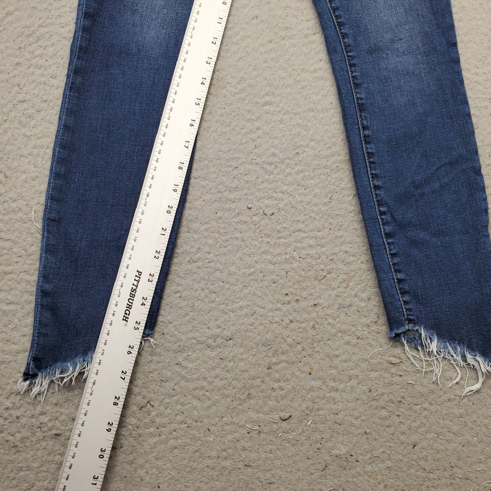 Vintage Articles of Society Skinny Jeans Women's 28 Blue Faded Denim Stretch Frayed Hem Jeans Womens 28 Blue Denim Stretch Frayed Hem Size 28" / US 6 / IT 42 - 4 Thumbnail