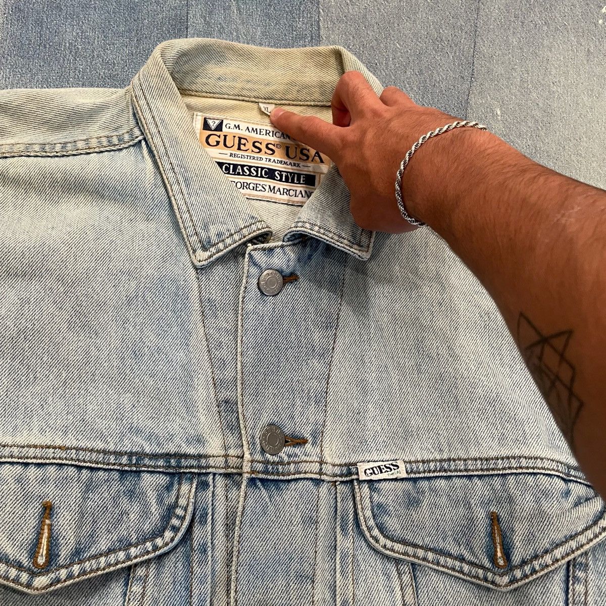 Guess × Vintage CRAZY Vintage Boxy Fit Essential Guess Denim Jacket Size US XL / EU 56 / 4 - 4 Thumbnail
