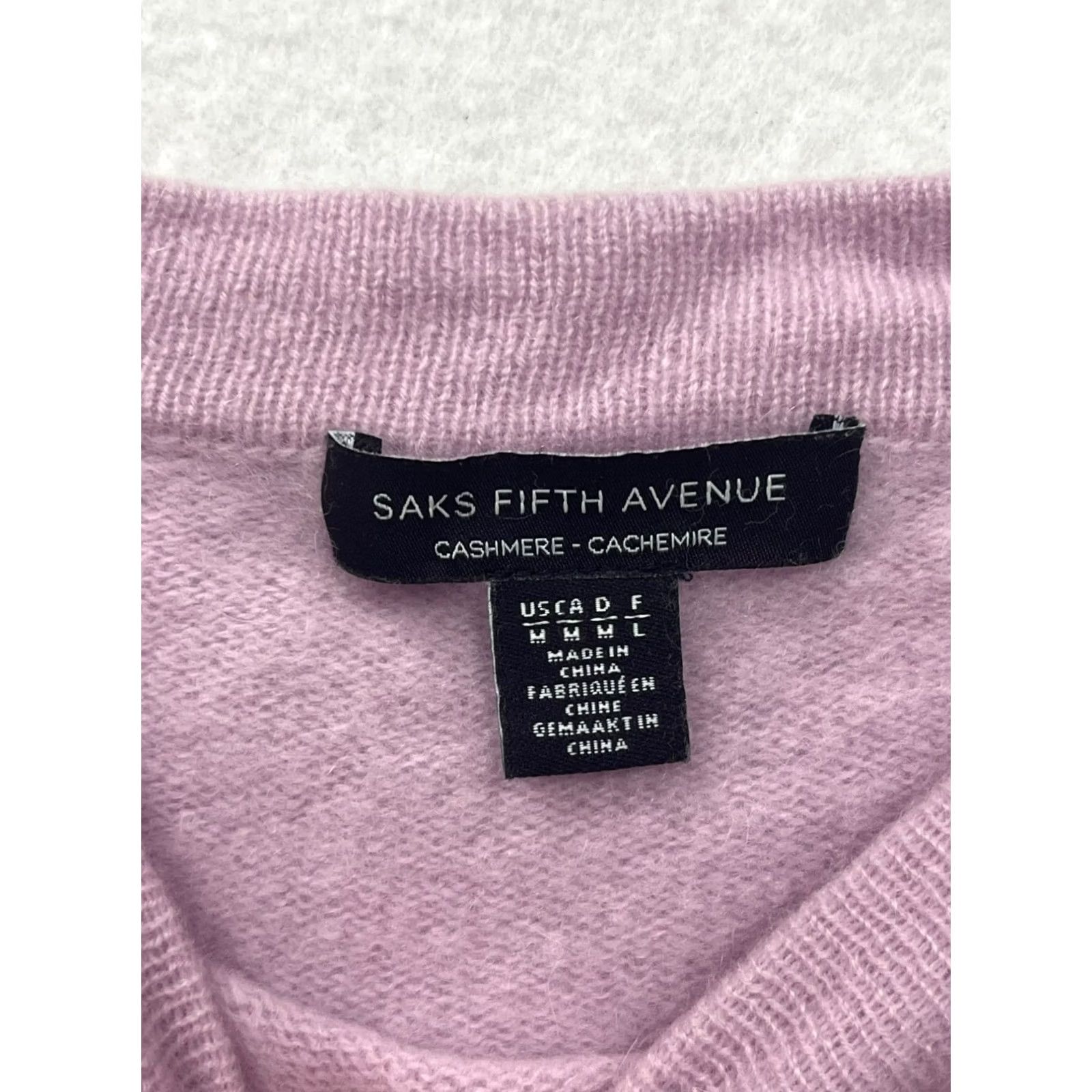 Saks Fifth Avenue VINTAGE Saks Fifth Avenue Womens Sweater Lavender 100% Cashmere Long Sleeve M Womens Size M / US 6-8 / IT 42-44 - 3 Thumbnail