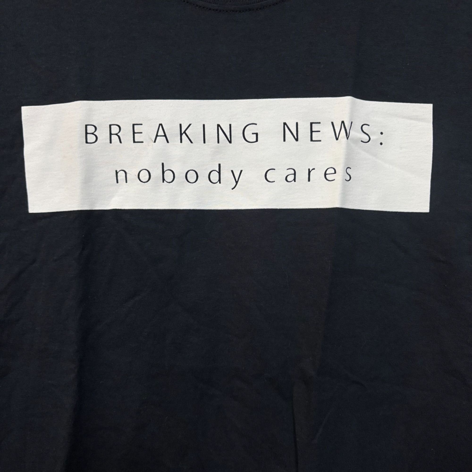 Other Breaking News: Nobody Cares graphic T-Shirt Small Size US S / EU 44-46 / 1 - 2 Thumbnail