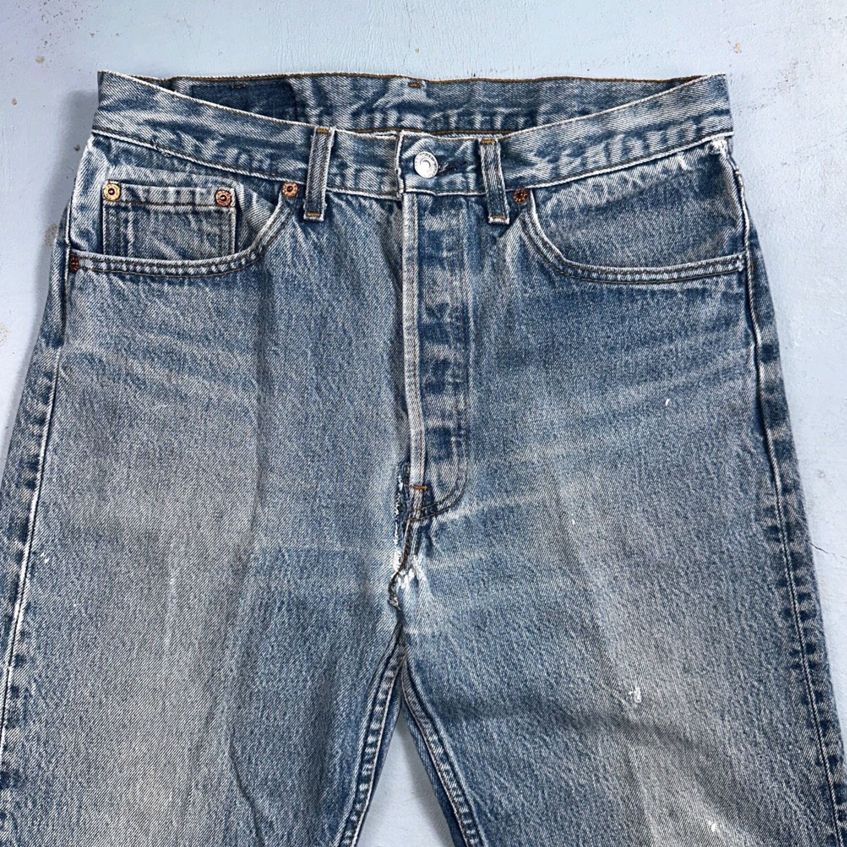 Levi's VINTAGE Levi's 501 Jeans 90s Straight Leg 33x36 Light Wash Mens Blue Cotton Denim 501 Series Size US 33 - 2 Thumbnail