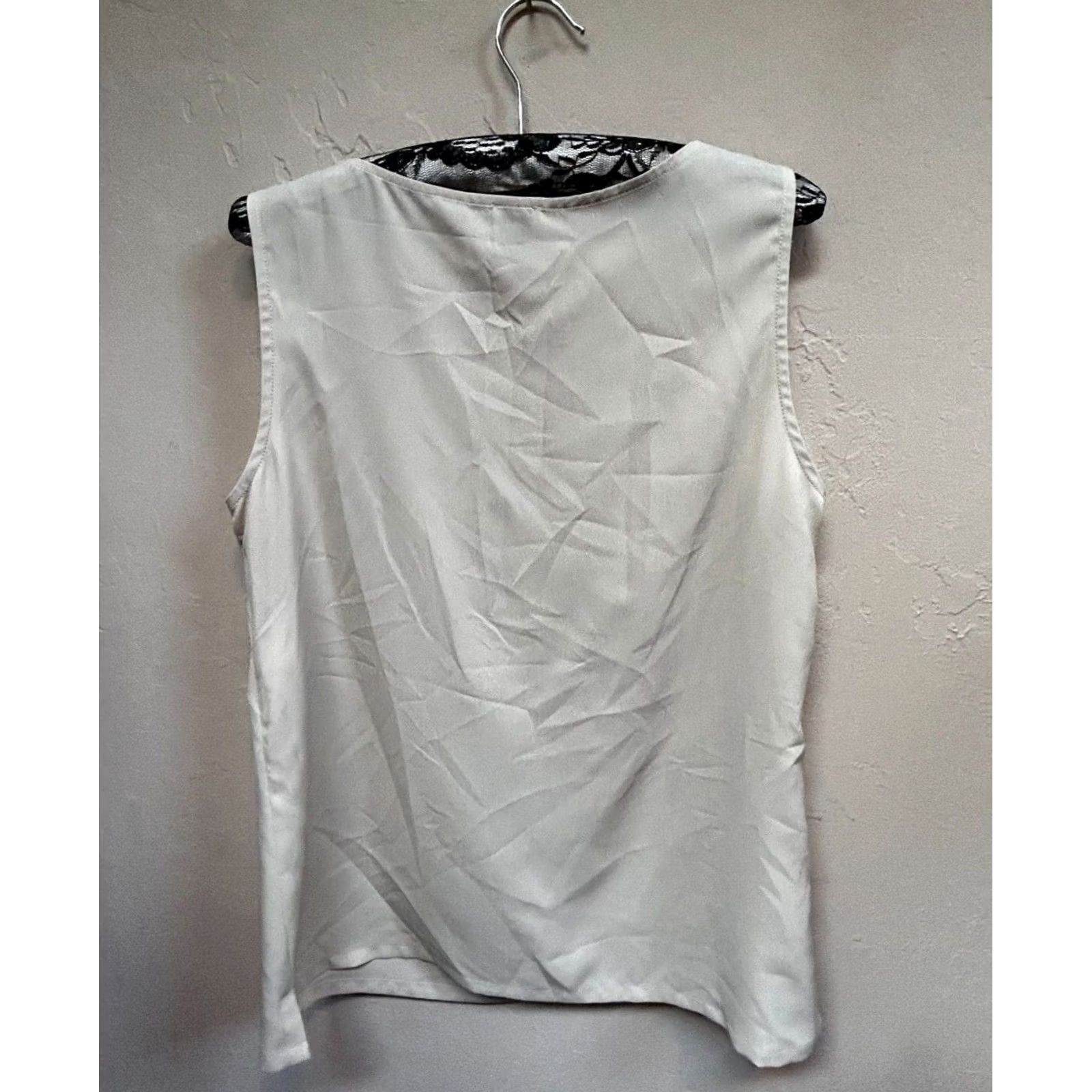 Anne Klein Anne Klein Women's Scoop Neck Henley Button Chiffon Sleeveless Top Ivory Medium Size M / US 6-8 / IT 42-44 - 2 Thumbnail