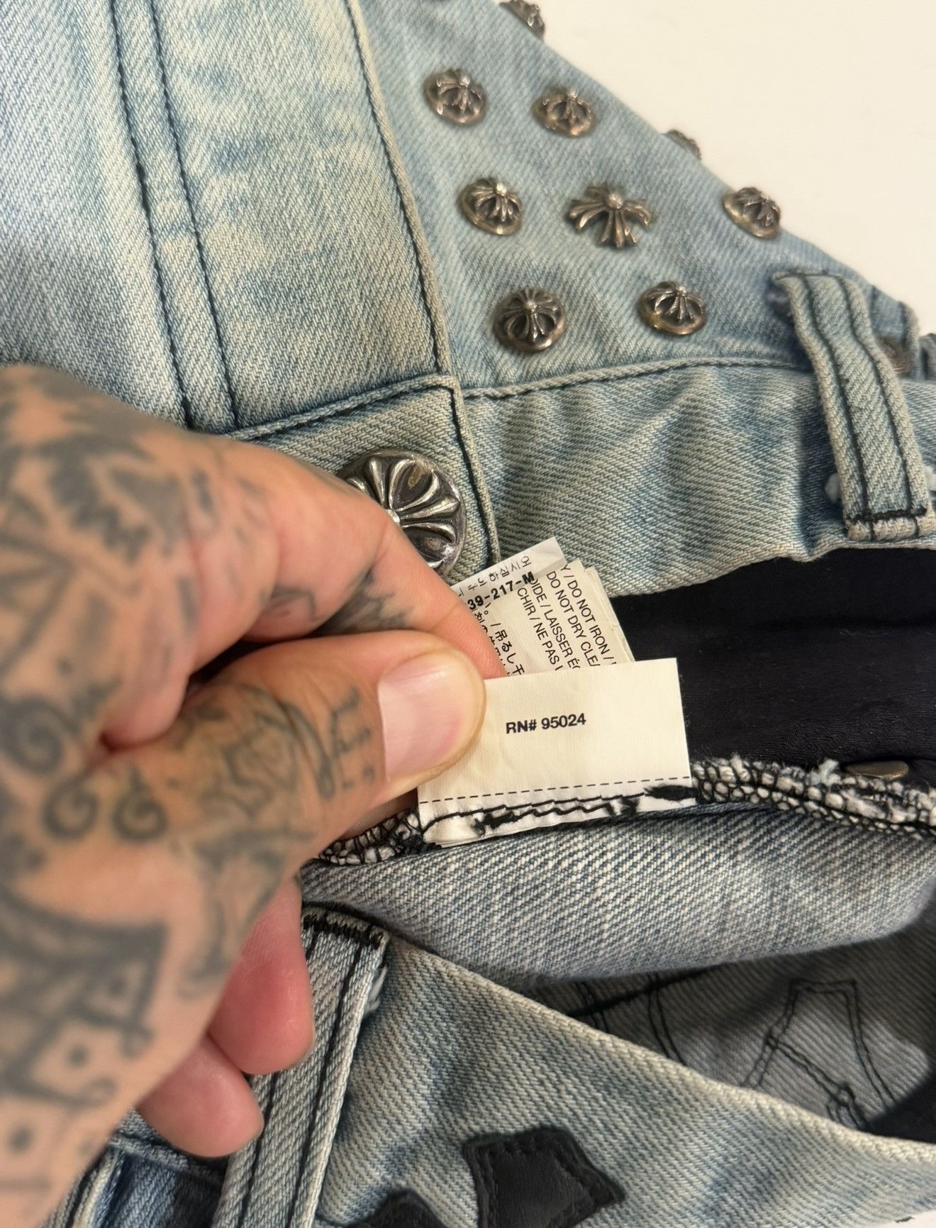 Chrome Hearts Chrome Hearts RARE Denim Cross patch & silver stud shorts Size 25" / US 0 / IT 36 - 19 Thumbnail
