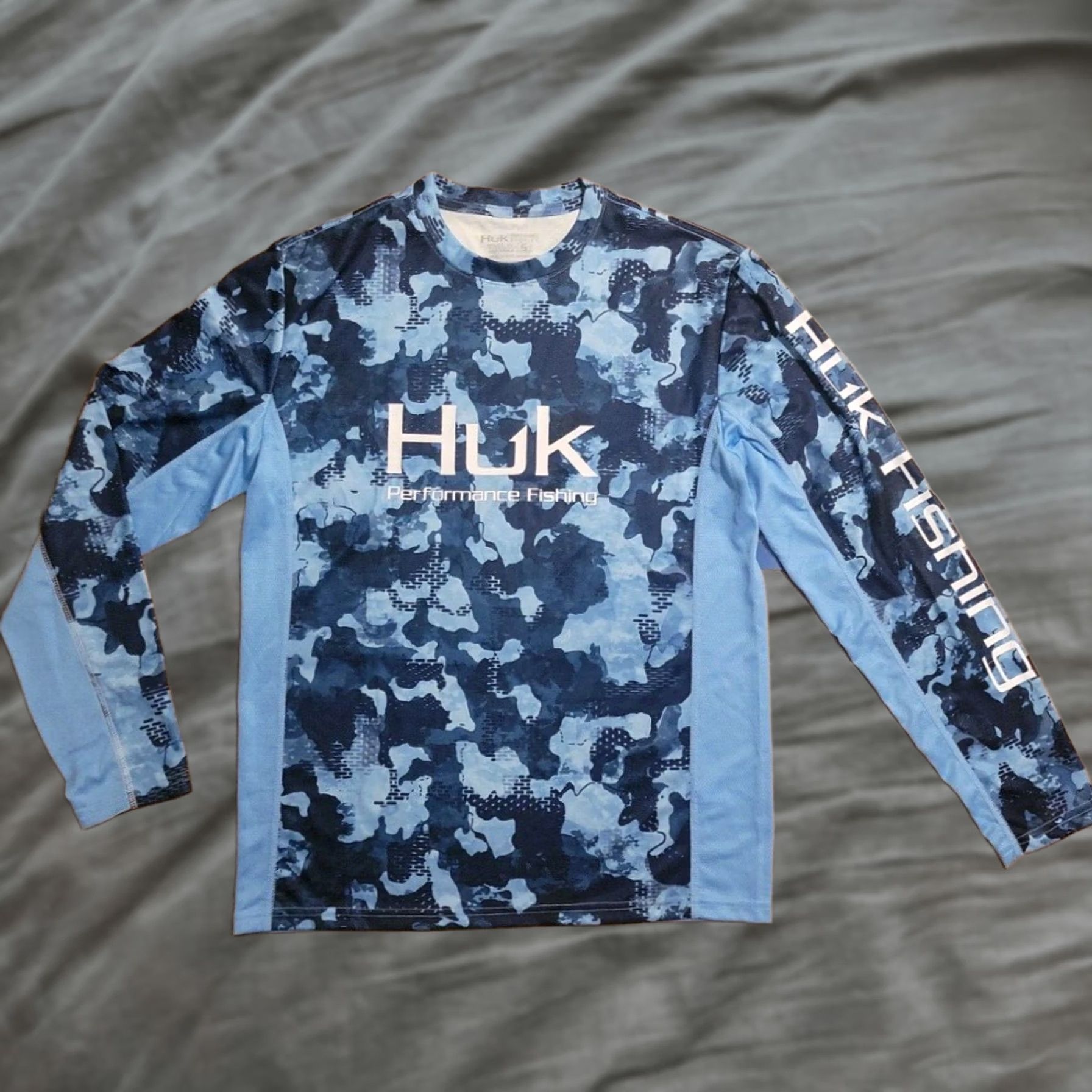 Vintage Huk Icon X KC Refraction Camo Fade Fishing Shirt 50+UPF Size S Men's NEW Size US S / EU 44-46 / 1 - 1 Thumbnail