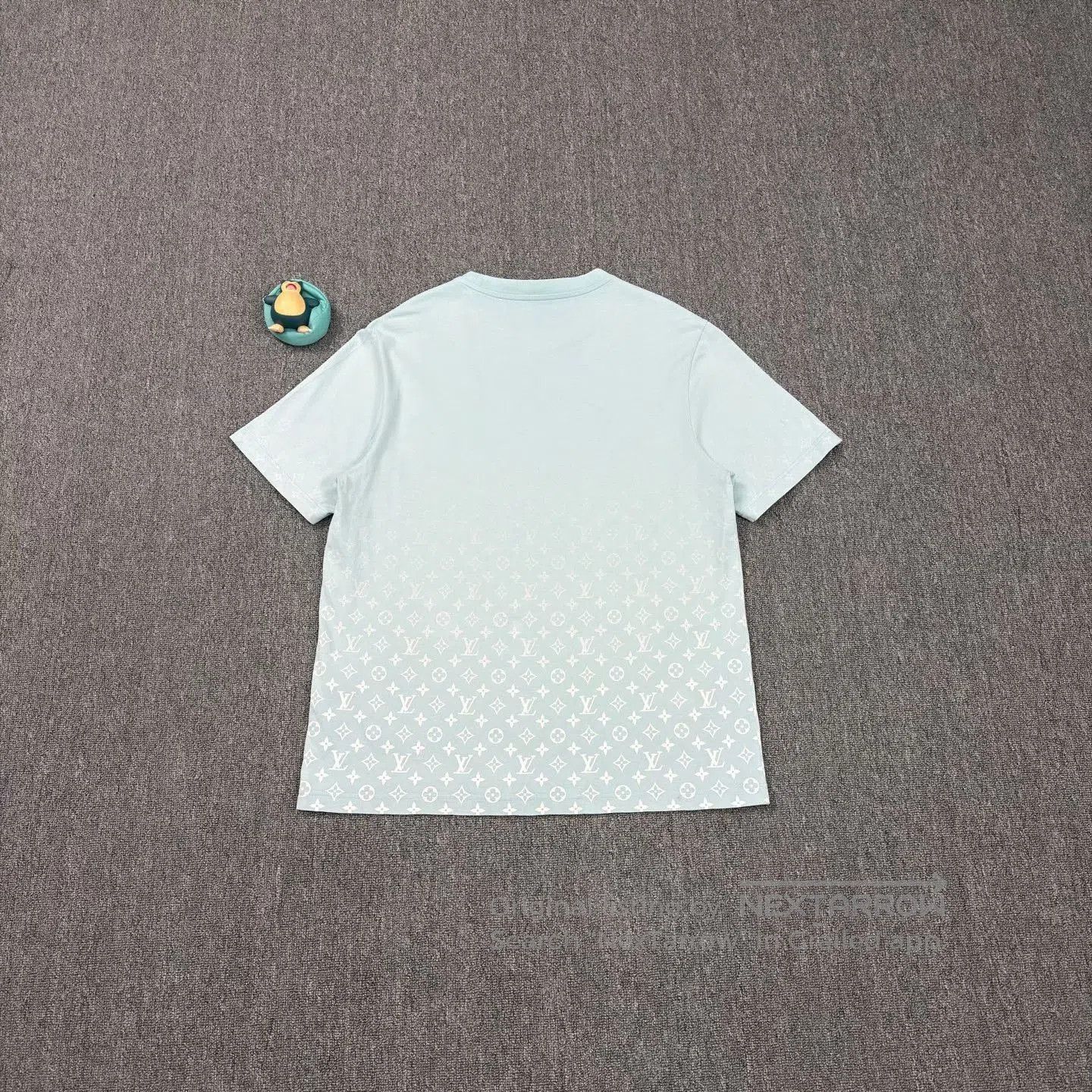 Louis Vuitton LV Gradient All-Over Print Sky Blue Tee. Size US XXL / EU 58 / 5 - 2 Thumbnail