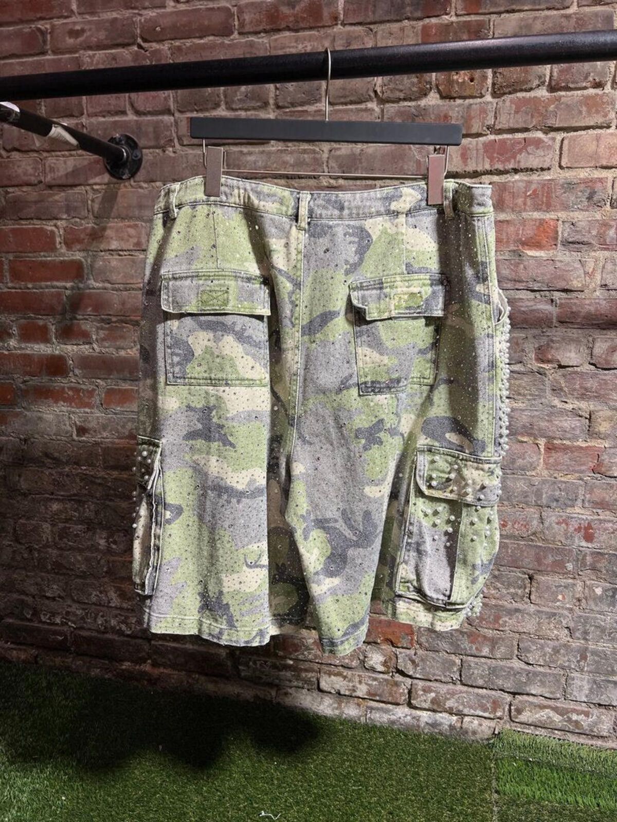 Vale Vale Pearlized Rhinestone Camo Shorts Sz. 36 Size ONE SIZE - 2 Thumbnail
