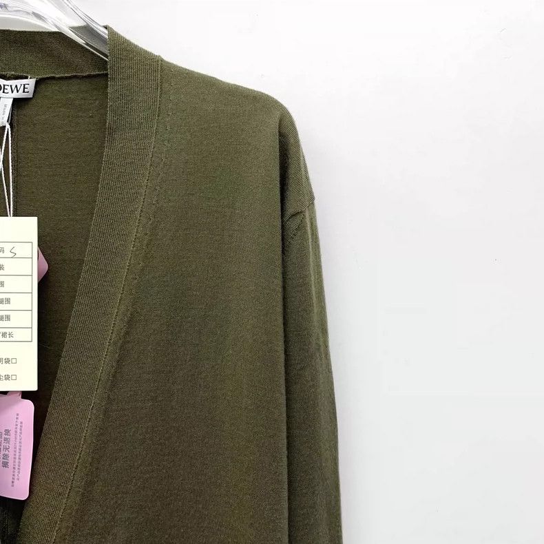 Loewe Loewe Military green wool V-neck single row button irregul Size S / US 4 / IT 40 - 3 Thumbnail