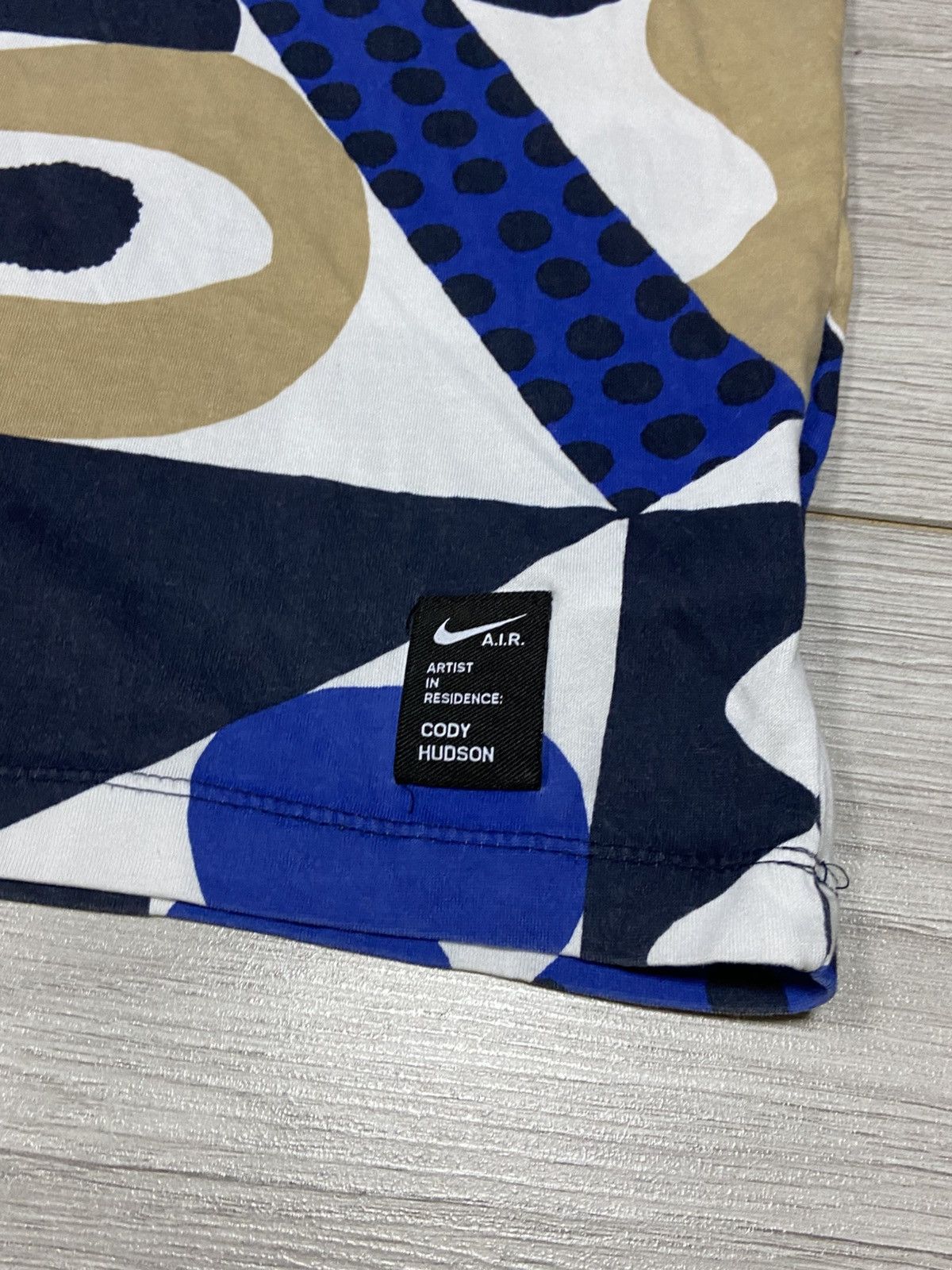 Nike NIKE RARE CODY HUDSON over print vintage t-shirt abstract Size US XL / EU 56 / 4 - 4 Thumbnail