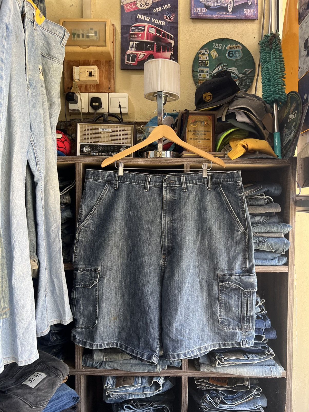Wrangler 🔥Wrangler Cargo Cropped Denim Size US 43 - 1 Thumbnail