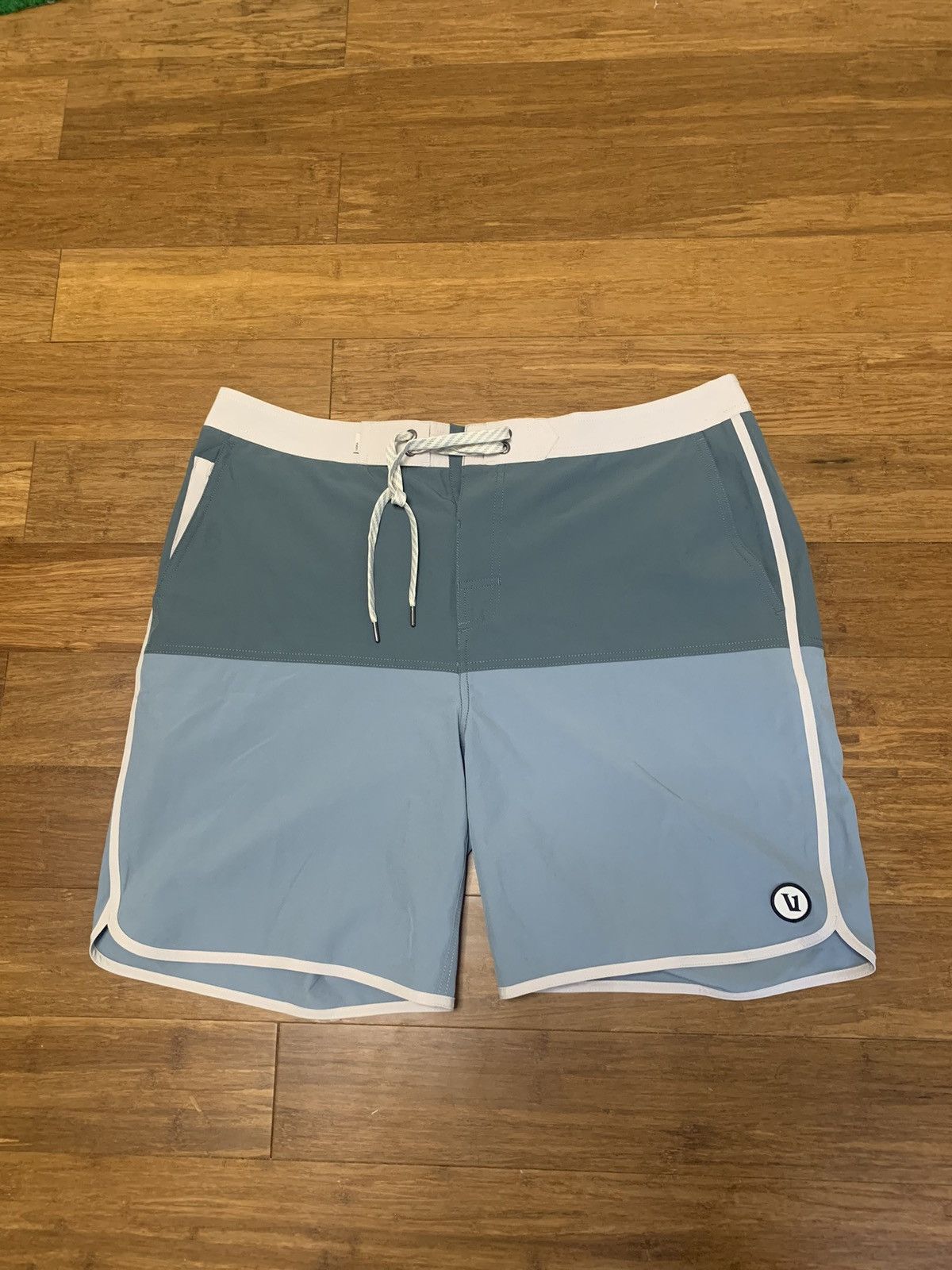 Vuori Vuori Color Block Swim Trunks Size US 34 / EU 50 - 1 Thumbnail