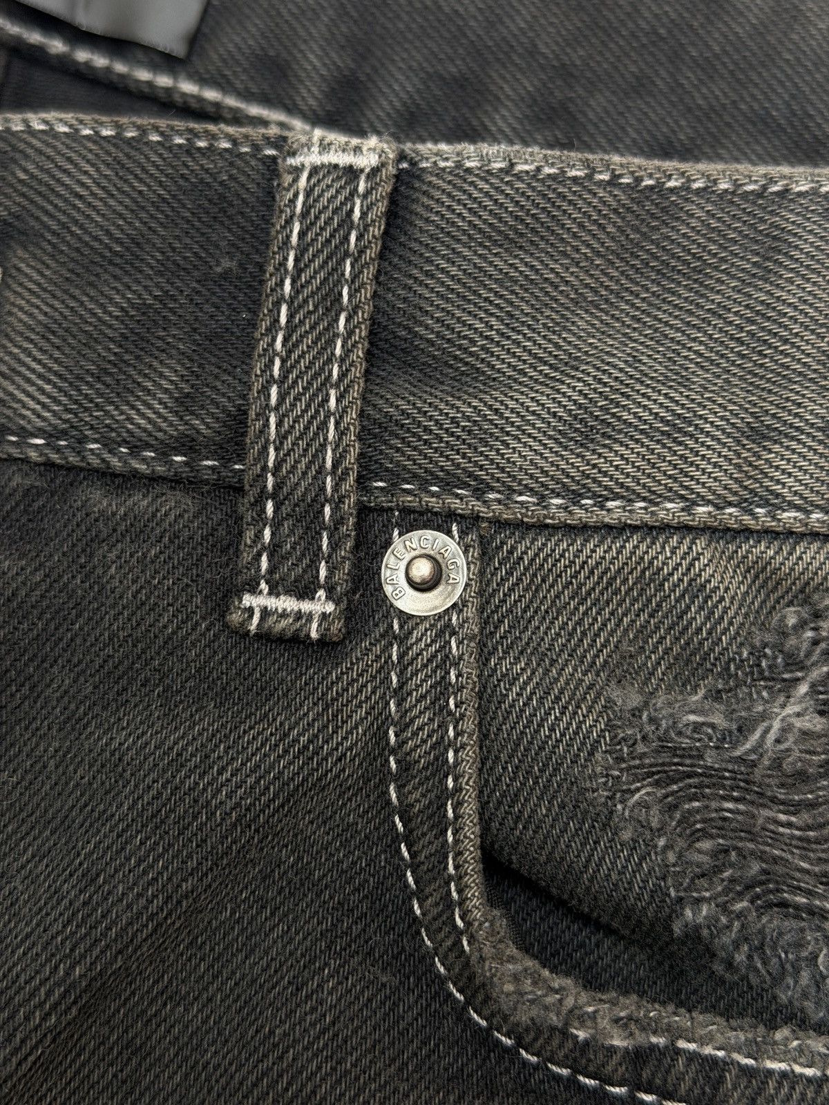 Balenciaga Balenciaga Destroyed Straight Denim Pant Anthracite Size US 30 / EU 46 - 10 Thumbnail