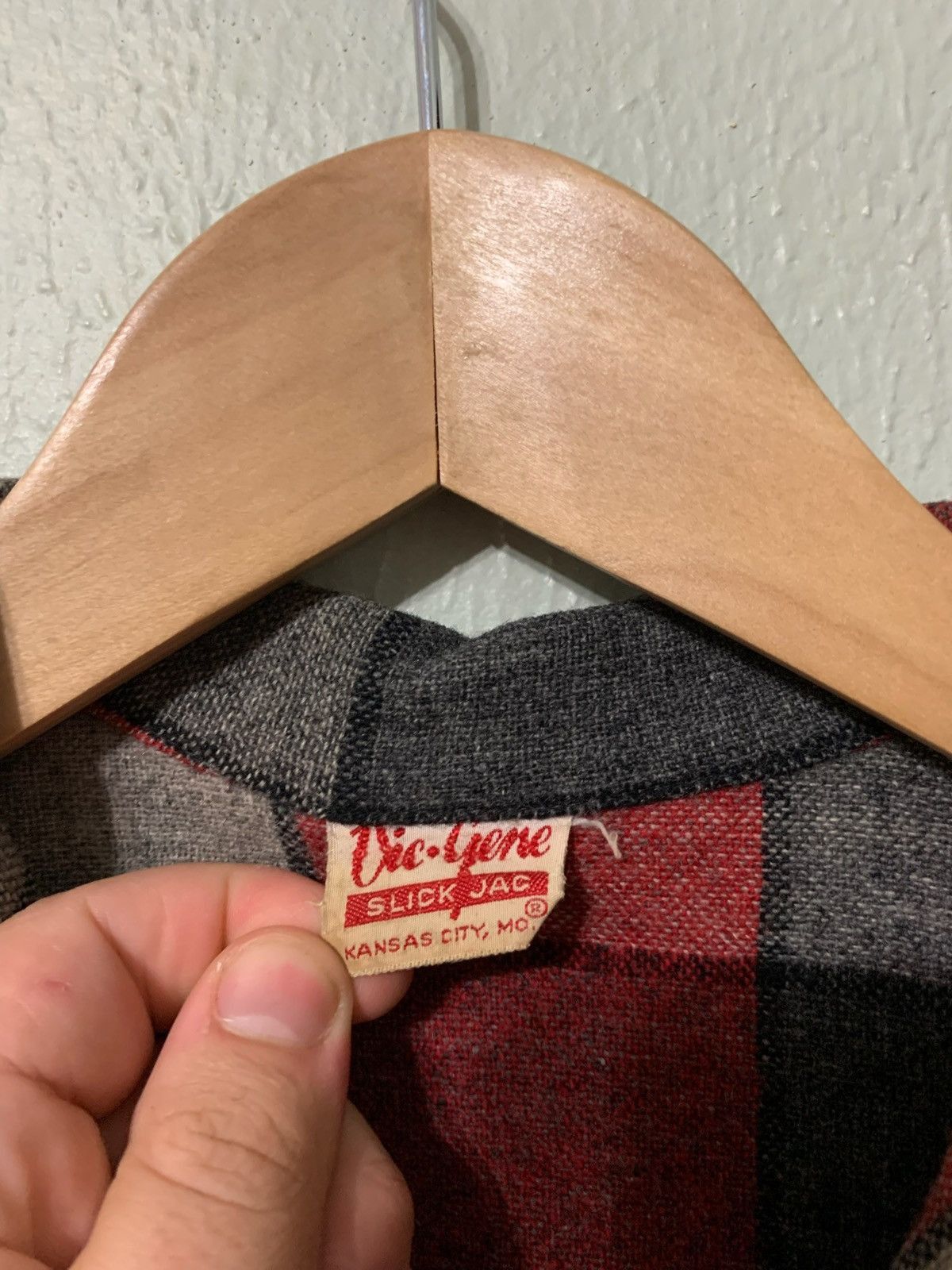 Vintage Vintage Dic Gene Grey Red Check Button Up Slick Jacket Size US S / EU 44-46 / 1 - 1 Thumbnail